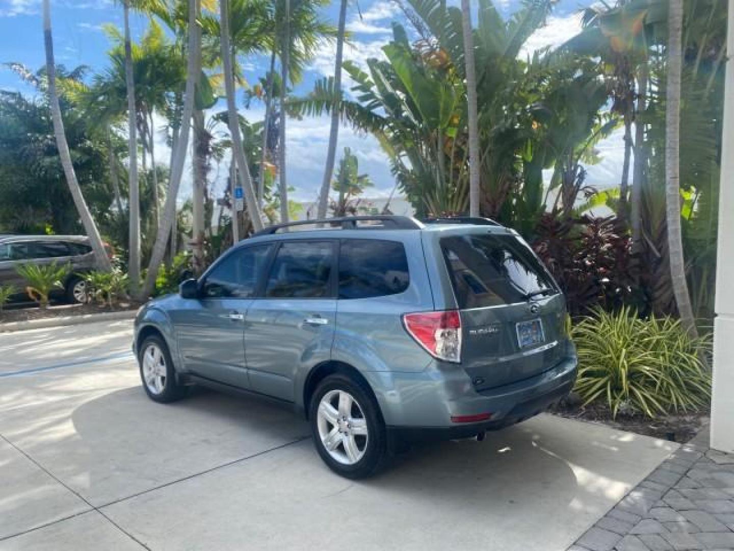 2009 Newport Blue Pearl /Platimum Gray Subaru Forester (Natl) X L.L. Bean Ed LOW MILES 37,791 4WD (JF2SH64619H) with an 2.5L SOHC SMPI 16-Valve 4-Cyl Boxer Engine engine, Automatic transmission, located at 4701 North Dixie Hwy, Pompano Beach, FL, 33064, (954) 422-2889, 26.240938, -80.123474 - OUR WEBPAGE FLORIDACARS1.COM HAS OVER 100 PHOTOS AND FREE CARFAX LINK 2009 SUBARU FORESTER 2.5 X L.L. BEAN LOW MILEAGE FOR THE YEAR VIN: JF2SH64619H778911 J F 2 S H 6 4 6 1 9 H 7 7 8 9 1 1 4 DOOR WAGON/SPORT UTILITY 2.5L H4 F SOHC 16V GASOLINE 26 MPG ALL WHEEL DRIVE Features 4WD/AWD ABS Brakes Air C - Photo#33