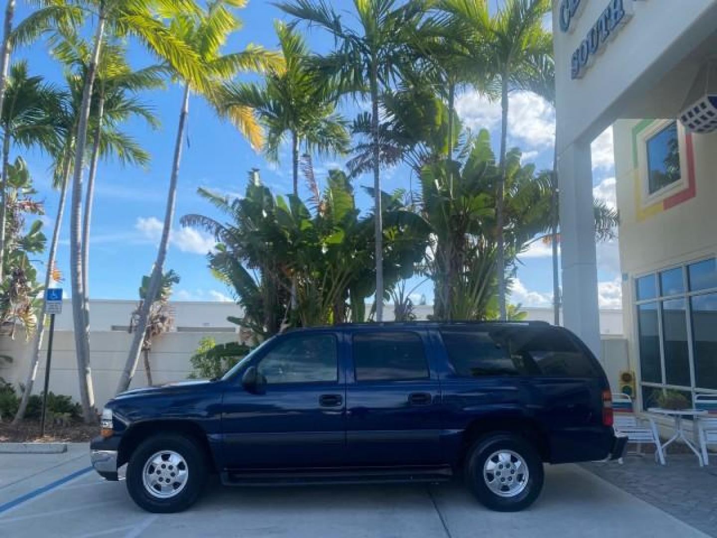2001 Indigo Blue Metallic /Tan/Neutral Chevrolet Suburban LT 1 OWNER 44 SERVICES NO ACCIDENTS (3GNFK16T41G) with an 5.3L Vortec 1000 SFI V8 Engine engine, Automatic transmission, located at 4701 North Dixie Hwy, Pompano Beach, FL, 33064, (954) 422-2889, 26.240938, -80.123474 - OUR WEBPAGE FLORIDACARS1.COM HAS OVER 100 PHOTOS AND FREE CARFAX LINK 2001 CHEVROLET SUBURBAN 1500 4 WHEEL DRIVE CLOTH LOADED - LIKE NEW VIN: 3GNFK16T41G205451 3 G N F K 1 6 T 4 1 G 2 0 5 4 5 1 4 DOOR WAGON/SPORT UTILITY 5.3L V8 F OHV GASOLINE 18 MPG REAR WHEEL DRIVE W/ 4X4 Features ABS Brakes Air C - Photo#4