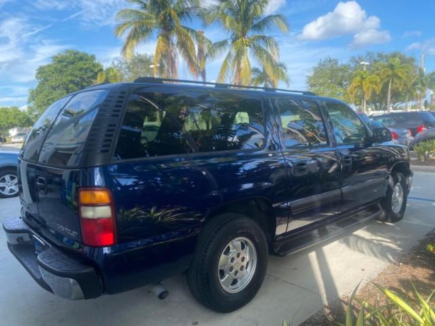2001 Indigo Blue Metallic /Tan/Neutral Chevrolet Suburban LT 1 OWNER 44 SERVICES NO ACCIDENTS (3GNFK16T41G) with an 5.3L Vortec 1000 SFI V8 Engine engine, Automatic transmission, located at 4701 North Dixie Hwy, Pompano Beach, FL, 33064, (954) 422-2889, 26.240938, -80.123474 - OUR WEBPAGE FLORIDACARS1.COM HAS OVER 100 PHOTOS AND FREE CARFAX LINK 2001 CHEVROLET SUBURBAN 1500 4 WHEEL DRIVE CLOTH LOADED - LIKE NEW VIN: 3GNFK16T41G205451 3 G N F K 1 6 T 4 1 G 2 0 5 4 5 1 4 DOOR WAGON/SPORT UTILITY 5.3L V8 F OHV GASOLINE 18 MPG REAR WHEEL DRIVE W/ 4X4 Features ABS Brakes Air C - Photo#7