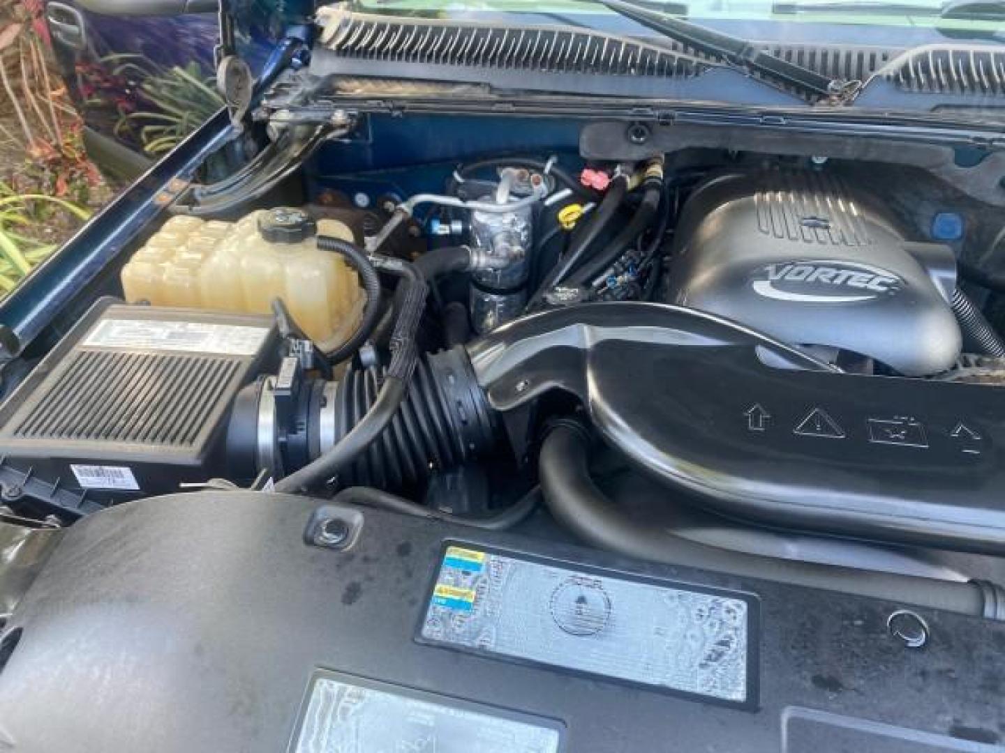 2001 Indigo Blue Metallic /Tan/Neutral Chevrolet Suburban LT 1 OWNER 44 SERVICES NO ACCIDENTS (3GNFK16T41G) with an 5.3L Vortec 1000 SFI V8 Engine engine, Automatic transmission, located at 4701 North Dixie Hwy, Pompano Beach, FL, 33064, (954) 422-2889, 26.240938, -80.123474 - OUR WEBPAGE FLORIDACARS1.COM HAS OVER 100 PHOTOS AND FREE CARFAX LINK 2001 CHEVROLET SUBURBAN 1500 4 WHEEL DRIVE CLOTH LOADED - LIKE NEW VIN: 3GNFK16T41G205451 3 G N F K 1 6 T 4 1 G 2 0 5 4 5 1 4 DOOR WAGON/SPORT UTILITY 5.3L V8 F OHV GASOLINE 18 MPG REAR WHEEL DRIVE W/ 4X4 Features ABS Brakes Air C - Photo#25