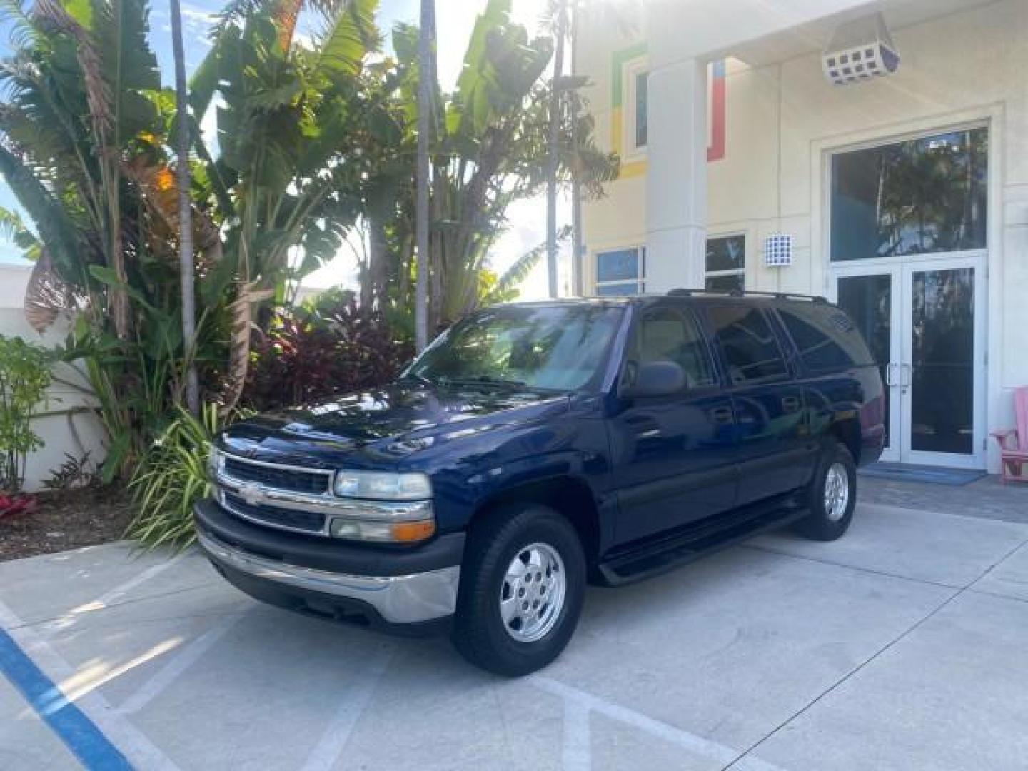 2001 Indigo Blue Metallic /Tan/Neutral Chevrolet Suburban LT 1 OWNER 44 SERVICES NO ACCIDENTS (3GNFK16T41G) with an 5.3L Vortec 1000 SFI V8 Engine engine, Automatic transmission, located at 4701 North Dixie Hwy, Pompano Beach, FL, 33064, (954) 422-2889, 26.240938, -80.123474 - OUR WEBPAGE FLORIDACARS1.COM HAS OVER 100 PHOTOS AND FREE CARFAX LINK 2001 CHEVROLET SUBURBAN 1500 4 WHEEL DRIVE CLOTH LOADED - LIKE NEW VIN: 3GNFK16T41G205451 3 G N F K 1 6 T 4 1 G 2 0 5 4 5 1 4 DOOR WAGON/SPORT UTILITY 5.3L V8 F OHV GASOLINE 18 MPG REAR WHEEL DRIVE W/ 4X4 Features ABS Brakes Air C - Photo#29
