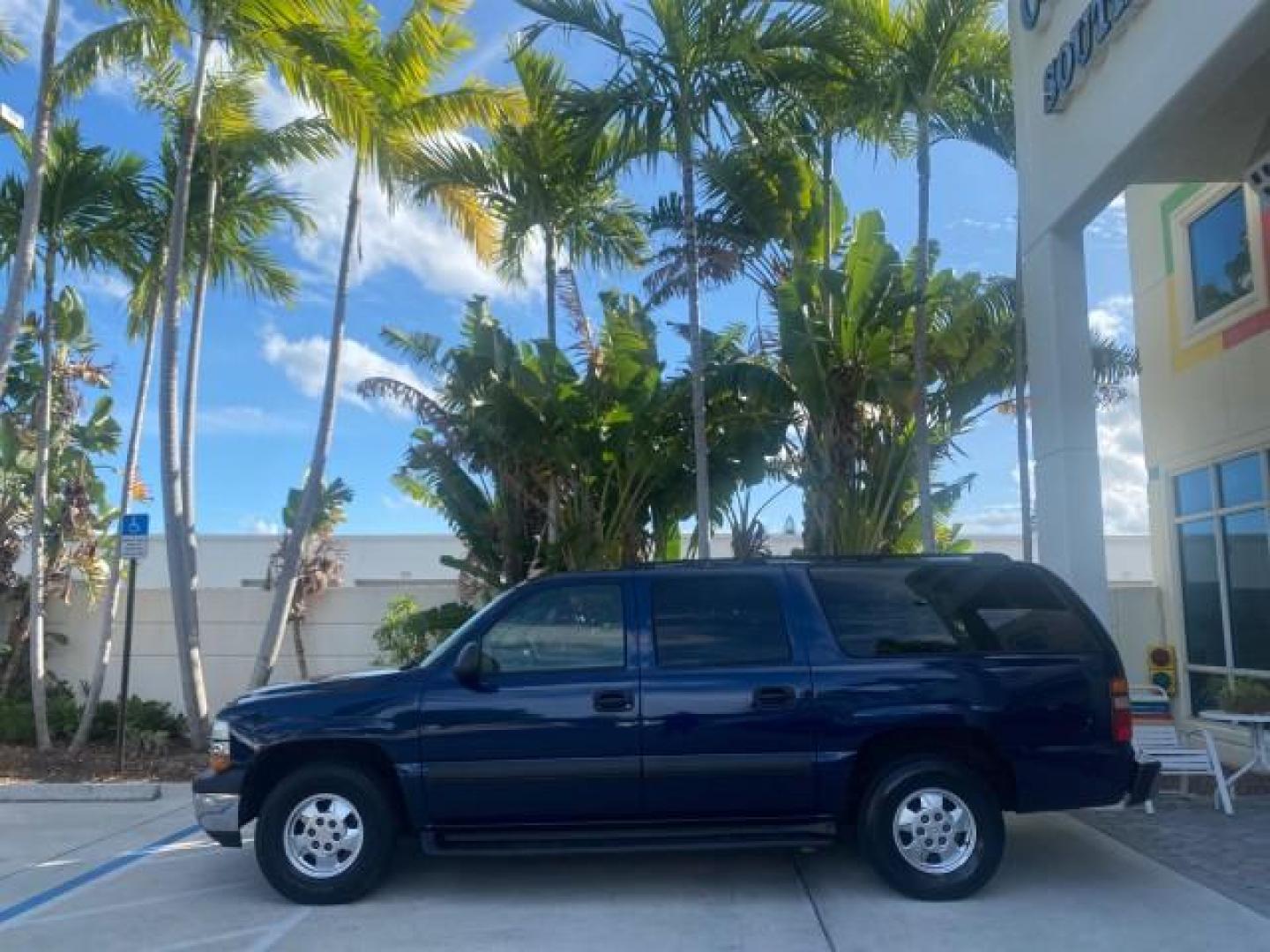 2001 Indigo Blue Metallic /Tan/Neutral Chevrolet Suburban LT 1 OWNER 44 SERVICES NO ACCIDENTS (3GNFK16T41G) with an 5.3L Vortec 1000 SFI V8 Engine engine, Automatic transmission, located at 4701 North Dixie Hwy, Pompano Beach, FL, 33064, (954) 422-2889, 26.240938, -80.123474 - OUR WEBPAGE FLORIDACARS1.COM HAS OVER 100 PHOTOS AND FREE CARFAX LINK 2001 CHEVROLET SUBURBAN 1500 4 WHEEL DRIVE CLOTH LOADED - LIKE NEW VIN: 3GNFK16T41G205451 3 G N F K 1 6 T 4 1 G 2 0 5 4 5 1 4 DOOR WAGON/SPORT UTILITY 5.3L V8 F OHV GASOLINE 18 MPG REAR WHEEL DRIVE W/ 4X4 Features ABS Brakes Air C - Photo#31
