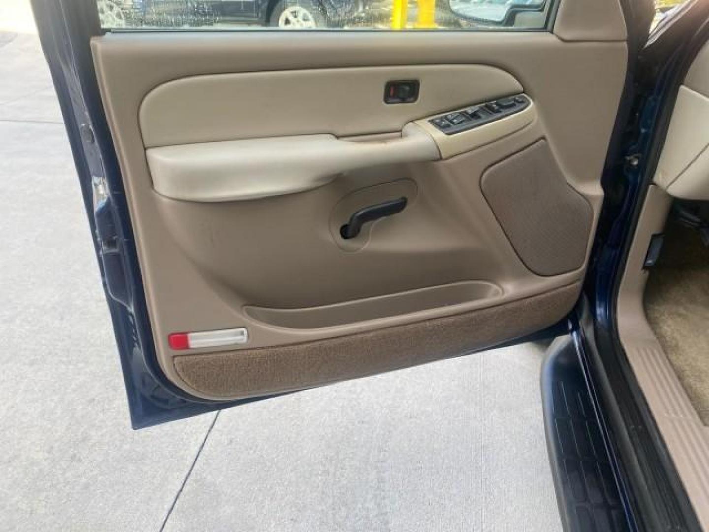 2001 Indigo Blue Metallic /Tan/Neutral Chevrolet Suburban LT 1 OWNER 44 SERVICES NO ACCIDENTS (3GNFK16T41G) with an 5.3L Vortec 1000 SFI V8 Engine engine, Automatic transmission, located at 4701 North Dixie Hwy, Pompano Beach, FL, 33064, (954) 422-2889, 26.240938, -80.123474 - OUR WEBPAGE FLORIDACARS1.COM HAS OVER 100 PHOTOS AND FREE CARFAX LINK 2001 CHEVROLET SUBURBAN 1500 4 WHEEL DRIVE CLOTH LOADED - LIKE NEW VIN: 3GNFK16T41G205451 3 G N F K 1 6 T 4 1 G 2 0 5 4 5 1 4 DOOR WAGON/SPORT UTILITY 5.3L V8 F OHV GASOLINE 18 MPG REAR WHEEL DRIVE W/ 4X4 Features ABS Brakes Air C - Photo#43