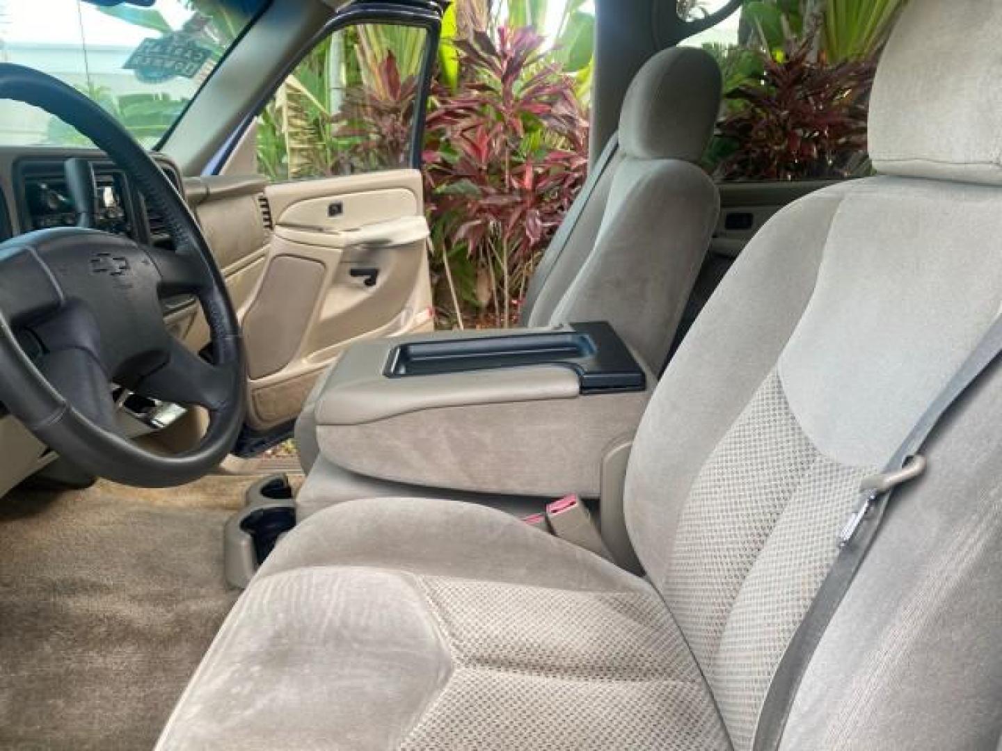 2001 Indigo Blue Metallic /Tan/Neutral Chevrolet Suburban LT 1 OWNER 44 SERVICES NO ACCIDENTS (3GNFK16T41G) with an 5.3L Vortec 1000 SFI V8 Engine engine, Automatic transmission, located at 4701 North Dixie Hwy, Pompano Beach, FL, 33064, (954) 422-2889, 26.240938, -80.123474 - OUR WEBPAGE FLORIDACARS1.COM HAS OVER 100 PHOTOS AND FREE CARFAX LINK 2001 CHEVROLET SUBURBAN 1500 4 WHEEL DRIVE CLOTH LOADED - LIKE NEW VIN: 3GNFK16T41G205451 3 G N F K 1 6 T 4 1 G 2 0 5 4 5 1 4 DOOR WAGON/SPORT UTILITY 5.3L V8 F OHV GASOLINE 18 MPG REAR WHEEL DRIVE W/ 4X4 Features ABS Brakes Air C - Photo#45