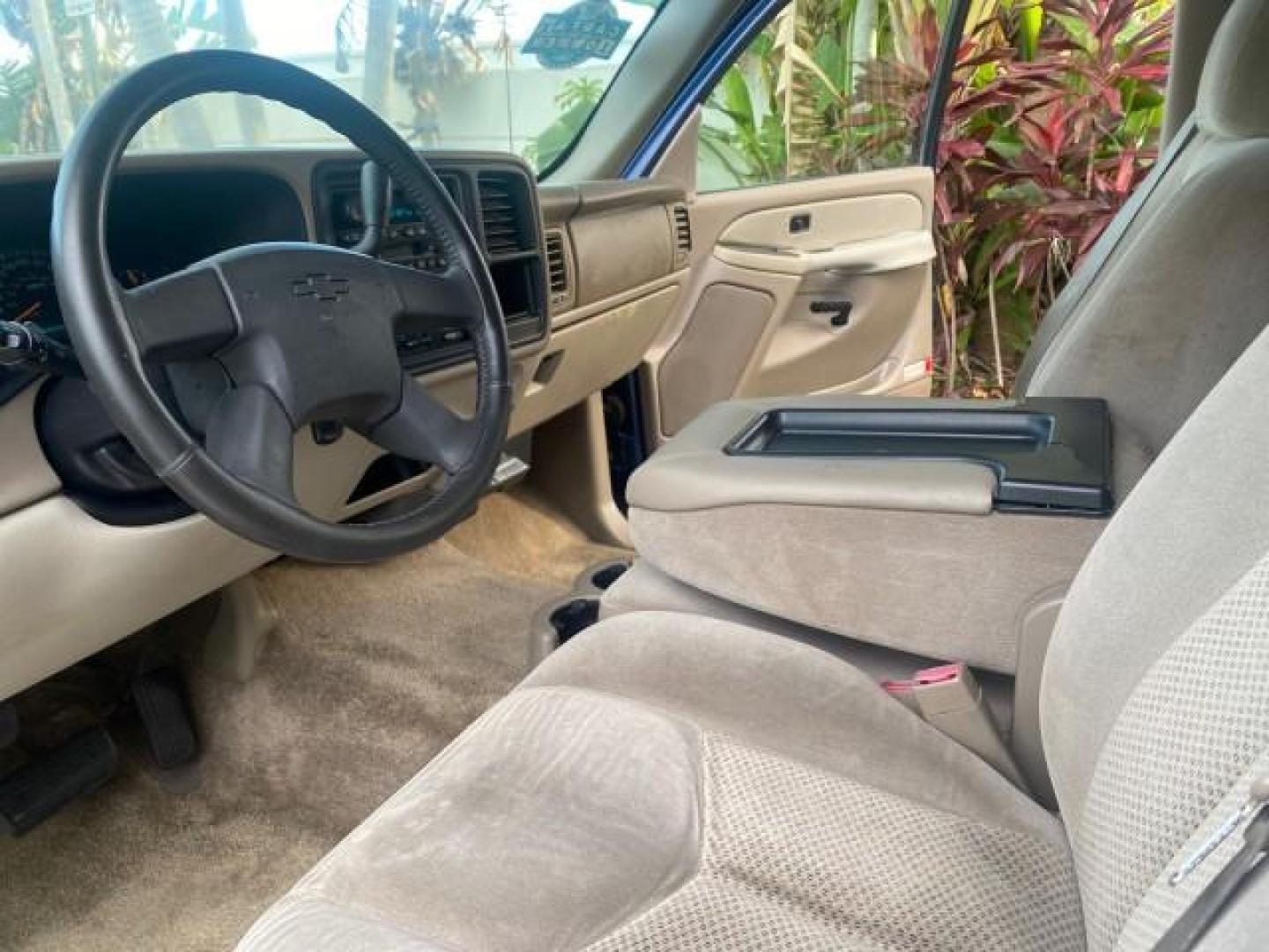 2001 Indigo Blue Metallic /Tan/Neutral Chevrolet Suburban LT 1 OWNER 44 SERVICES NO ACCIDENTS (3GNFK16T41G) with an 5.3L Vortec 1000 SFI V8 Engine engine, Automatic transmission, located at 4701 North Dixie Hwy, Pompano Beach, FL, 33064, (954) 422-2889, 26.240938, -80.123474 - OUR WEBPAGE FLORIDACARS1.COM HAS OVER 100 PHOTOS AND FREE CARFAX LINK 2001 CHEVROLET SUBURBAN 1500 4 WHEEL DRIVE CLOTH LOADED - LIKE NEW VIN: 3GNFK16T41G205451 3 G N F K 1 6 T 4 1 G 2 0 5 4 5 1 4 DOOR WAGON/SPORT UTILITY 5.3L V8 F OHV GASOLINE 18 MPG REAR WHEEL DRIVE W/ 4X4 Features ABS Brakes Air C - Photo#48