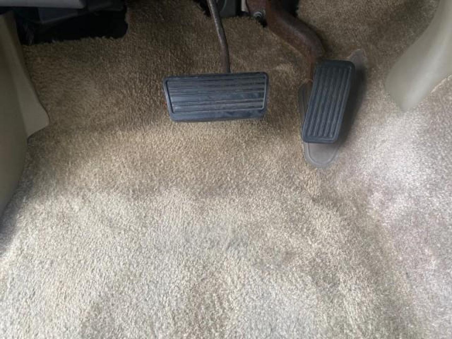 2001 Indigo Blue Metallic /Tan/Neutral Chevrolet Suburban LT 1 OWNER 44 SERVICES NO ACCIDENTS (3GNFK16T41G) with an 5.3L Vortec 1000 SFI V8 Engine engine, Automatic transmission, located at 4701 North Dixie Hwy, Pompano Beach, FL, 33064, (954) 422-2889, 26.240938, -80.123474 - OUR WEBPAGE FLORIDACARS1.COM HAS OVER 100 PHOTOS AND FREE CARFAX LINK 2001 CHEVROLET SUBURBAN 1500 4 WHEEL DRIVE CLOTH LOADED - LIKE NEW VIN: 3GNFK16T41G205451 3 G N F K 1 6 T 4 1 G 2 0 5 4 5 1 4 DOOR WAGON/SPORT UTILITY 5.3L V8 F OHV GASOLINE 18 MPG REAR WHEEL DRIVE W/ 4X4 Features ABS Brakes Air C - Photo#54