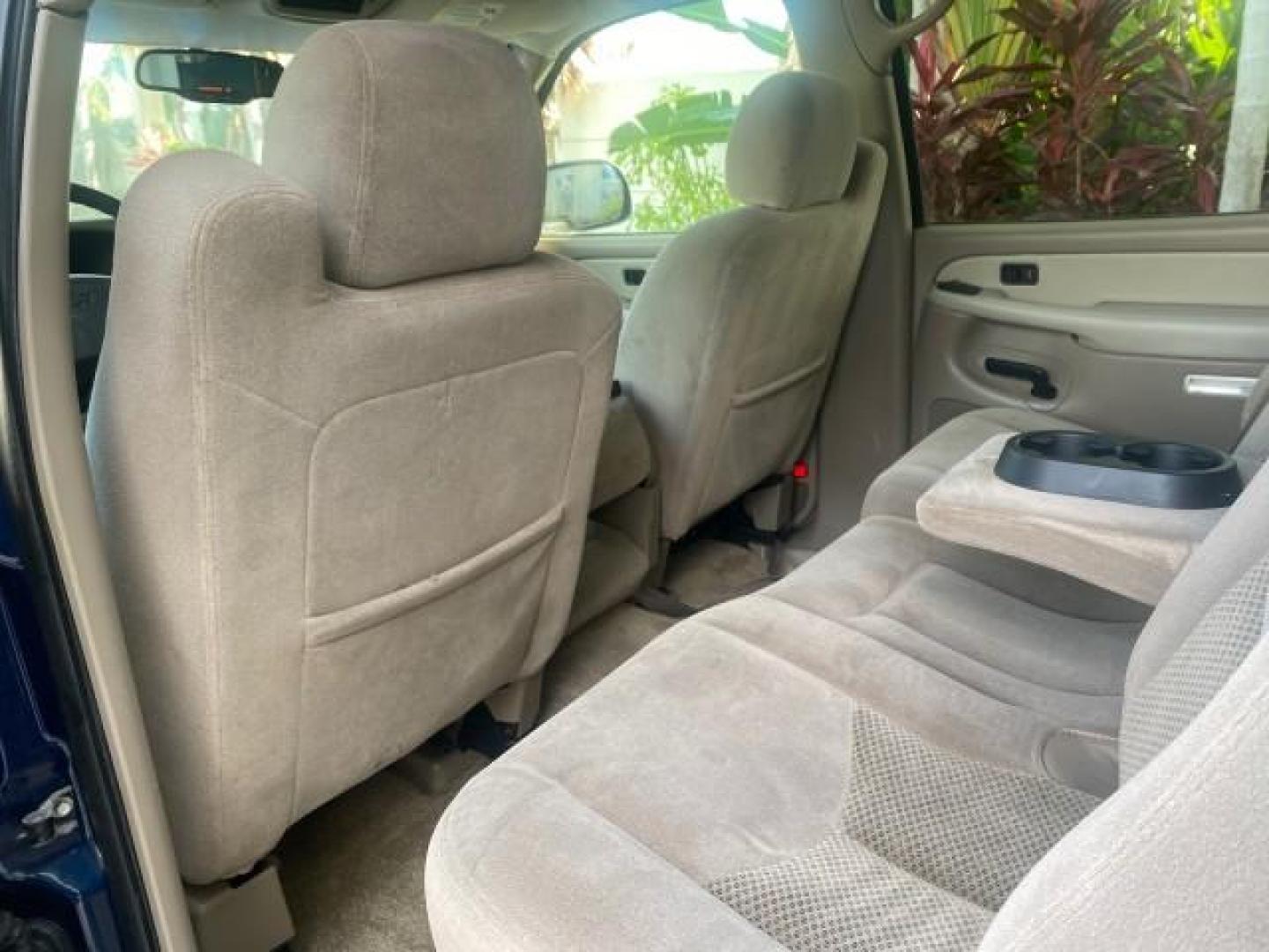 2001 Indigo Blue Metallic /Tan/Neutral Chevrolet Suburban LT 1 OWNER 44 SERVICES NO ACCIDENTS (3GNFK16T41G) with an 5.3L Vortec 1000 SFI V8 Engine engine, Automatic transmission, located at 4701 North Dixie Hwy, Pompano Beach, FL, 33064, (954) 422-2889, 26.240938, -80.123474 - OUR WEBPAGE FLORIDACARS1.COM HAS OVER 100 PHOTOS AND FREE CARFAX LINK 2001 CHEVROLET SUBURBAN 1500 4 WHEEL DRIVE CLOTH LOADED - LIKE NEW VIN: 3GNFK16T41G205451 3 G N F K 1 6 T 4 1 G 2 0 5 4 5 1 4 DOOR WAGON/SPORT UTILITY 5.3L V8 F OHV GASOLINE 18 MPG REAR WHEEL DRIVE W/ 4X4 Features ABS Brakes Air C - Photo#72