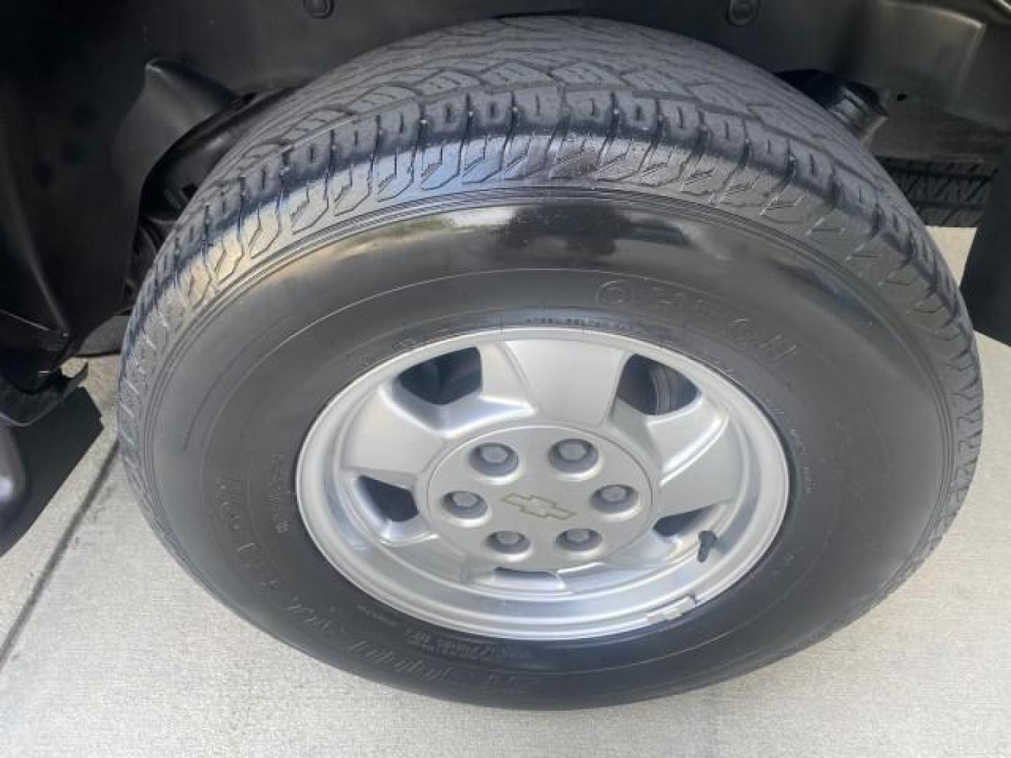 2001 Indigo Blue Metallic /Tan/Neutral Chevrolet Suburban LT 1 OWNER 44 SERVICES NO ACCIDENTS (3GNFK16T41G) with an 5.3L Vortec 1000 SFI V8 Engine engine, Automatic transmission, located at 4701 North Dixie Hwy, Pompano Beach, FL, 33064, (954) 422-2889, 26.240938, -80.123474 - OUR WEBPAGE FLORIDACARS1.COM HAS OVER 100 PHOTOS AND FREE CARFAX LINK 2001 CHEVROLET SUBURBAN 1500 4 WHEEL DRIVE CLOTH LOADED - LIKE NEW VIN: 3GNFK16T41G205451 3 G N F K 1 6 T 4 1 G 2 0 5 4 5 1 4 DOOR WAGON/SPORT UTILITY 5.3L V8 F OHV GASOLINE 18 MPG REAR WHEEL DRIVE W/ 4X4 Features ABS Brakes Air C - Photo#82