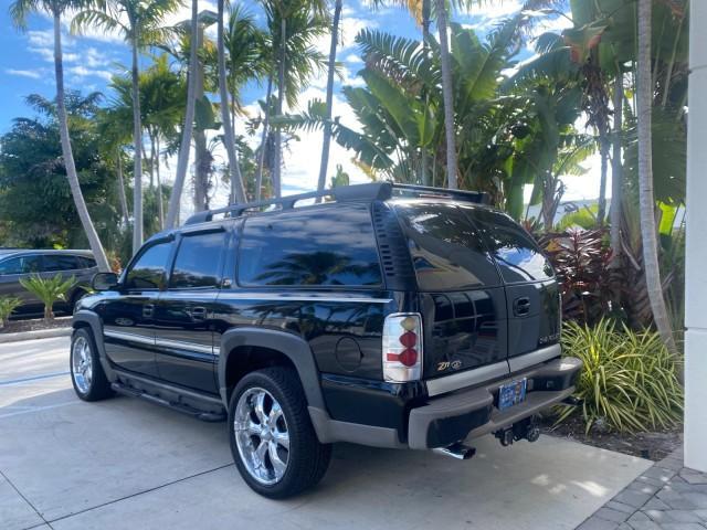 2001 Onyx Black /Graphite/Med Gray Chevrolet Suburban LT Z71 1 FL 4WD 44 SERVICES NO ACCIDENTS (3GNFK16T41G) with an 5.3L Vortec 1000 SFI V8 Engine engine, Automatic transmission, located at 4701 North Dixie Hwy, Pompano Beach, FL, 33064, (954) 422-2889, 26.240938, -80.123474 - OUR WEBPAGE FLORIDACARS1.COM HAS OVER 100 PHOTOS AND FREE CARFAX LINK 2001 CHEVROLET SUBURBAN 1500 Z71 4 WHEEL DRIVE LEATHER LOADED SUNROOF IMMACULATE VIN: 3GNFK16T41G205451 3 G N F K 1 6 T 4 1 G 2 0 5 4 5 1 4 DOOR WAGON/SPORT UTILITY 5.3L V8 F OHV GASOLINE 18 MPG REAR WHEEL DRIVE W/ 4X4 Features 4W - Photo#5