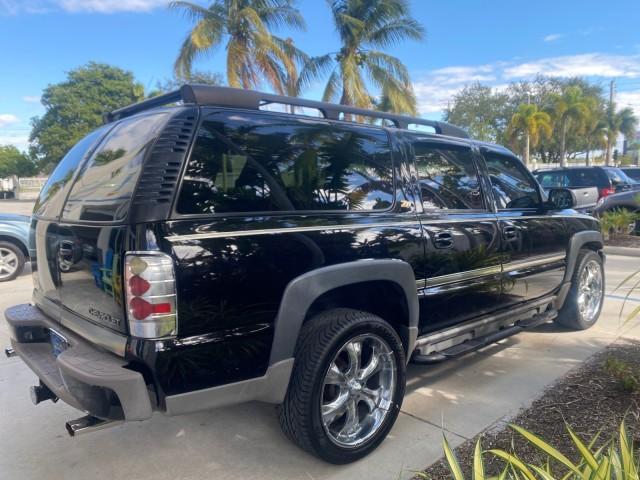 2001 Onyx Black /Graphite/Med Gray Chevrolet Suburban LT Z71 1 FL 4WD 44 SERVICES NO ACCIDENTS (3GNFK16T41G) with an 5.3L Vortec 1000 SFI V8 Engine engine, Automatic transmission, located at 4701 North Dixie Hwy, Pompano Beach, FL, 33064, (954) 422-2889, 26.240938, -80.123474 - OUR WEBPAGE FLORIDACARS1.COM HAS OVER 100 PHOTOS AND FREE CARFAX LINK 2001 CHEVROLET SUBURBAN 1500 Z71 4 WHEEL DRIVE LEATHER LOADED SUNROOF IMMACULATE VIN: 3GNFK16T41G205451 3 G N F K 1 6 T 4 1 G 2 0 5 4 5 1 4 DOOR WAGON/SPORT UTILITY 5.3L V8 F OHV GASOLINE 18 MPG REAR WHEEL DRIVE W/ 4X4 Features 4W - Photo#7