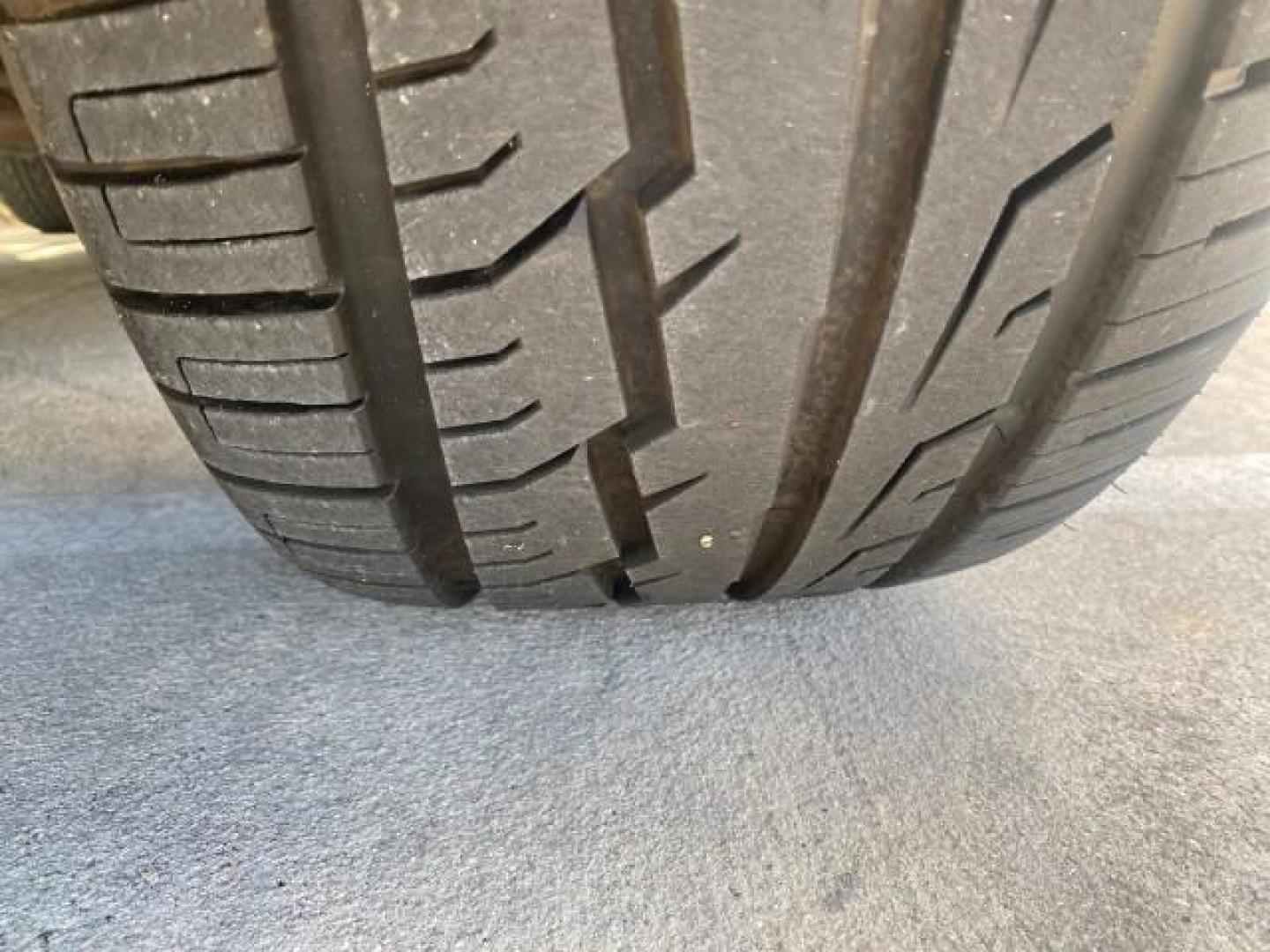 2001 Onyx Black /Graphite/Med Gray Chevrolet Suburban LT Z71 1 FL 4WD 44 SERVICES NO ACCIDENTS (3GNFK16T41G) with an 5.3L Vortec 1000 SFI V8 Engine engine, Automatic transmission, located at 4701 North Dixie Hwy, Pompano Beach, FL, 33064, (954) 422-2889, 26.240938, -80.123474 - OUR WEBPAGE FLORIDACARS1.COM HAS OVER 100 PHOTOS AND FREE CARFAX LINK 2001 CHEVROLET SUBURBAN 1500 Z71 4 WHEEL DRIVE LEATHER LOADED SUNROOF IMMACULATE VIN: 3GNFK16T41G205451 3 G N F K 1 6 T 4 1 G 2 0 5 4 5 1 4 DOOR WAGON/SPORT UTILITY 5.3L V8 F OHV GASOLINE 18 MPG REAR WHEEL DRIVE W/ 4X4 Features 4W - Photo#20