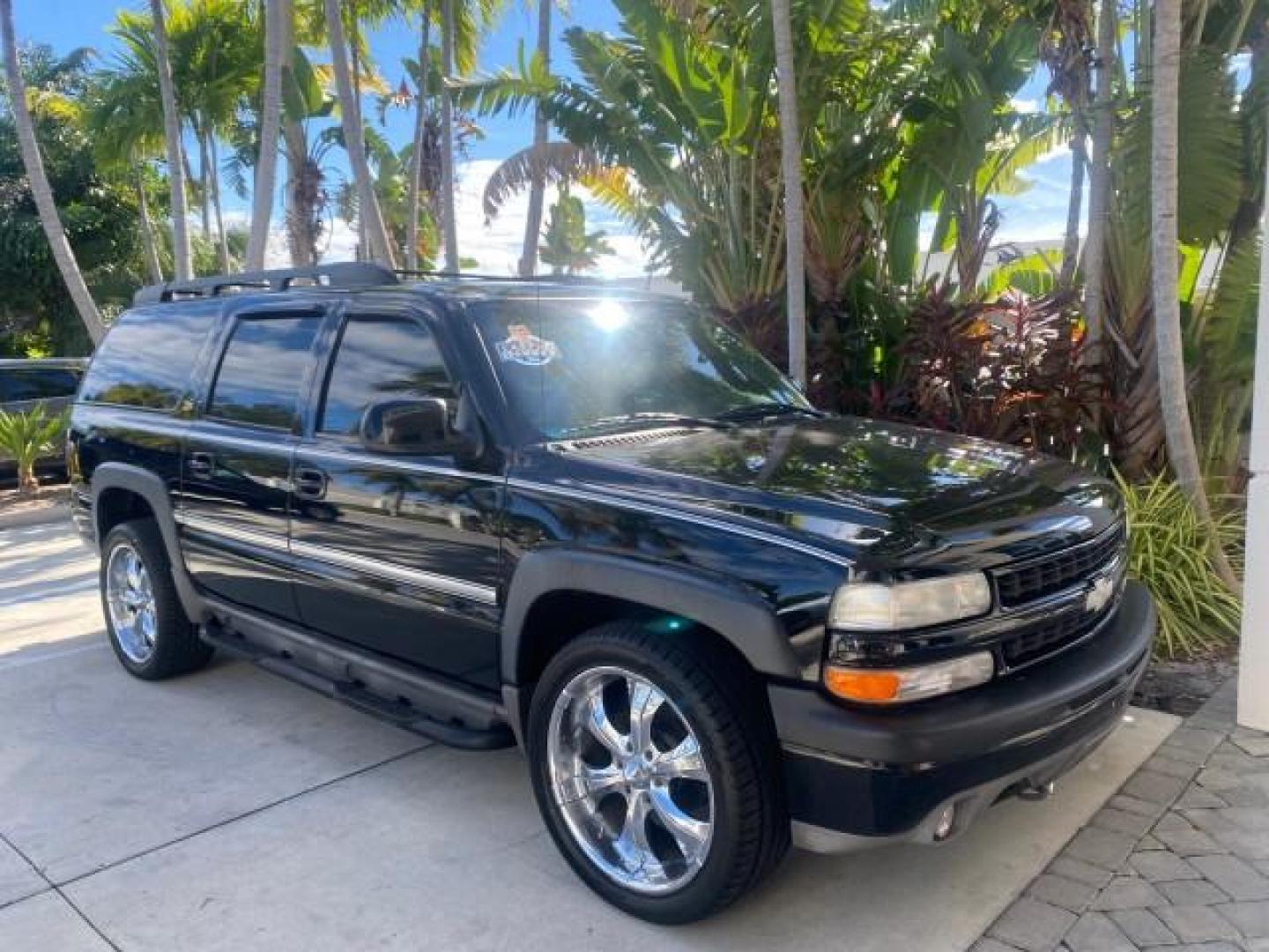 2001 Onyx Black /Graphite/Med Gray Chevrolet Suburban LT Z71 1 FL 4WD 44 SERVICES NO ACCIDENTS (3GNFK16T41G) with an 5.3L Vortec 1000 SFI V8 Engine engine, Automatic transmission, located at 4701 North Dixie Hwy, Pompano Beach, FL, 33064, (954) 422-2889, 26.240938, -80.123474 - OUR WEBPAGE FLORIDACARS1.COM HAS OVER 100 PHOTOS AND FREE CARFAX LINK 2001 CHEVROLET SUBURBAN 1500 Z71 4 WHEEL DRIVE LEATHER LOADED SUNROOF IMMACULATE VIN: 3GNFK16T41G205451 3 G N F K 1 6 T 4 1 G 2 0 5 4 5 1 4 DOOR WAGON/SPORT UTILITY 5.3L V8 F OHV GASOLINE 18 MPG REAR WHEEL DRIVE W/ 4X4 Features 4W - Photo#24