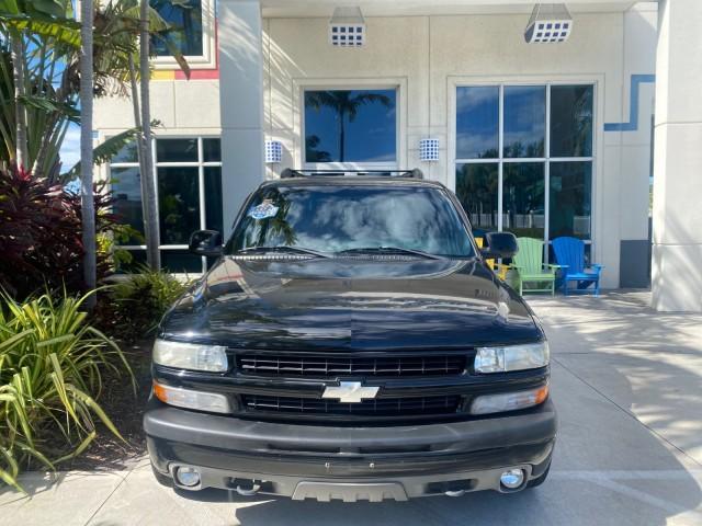 2001 Onyx Black /Graphite/Med Gray Chevrolet Suburban LT Z71 1 FL 4WD 44 SERVICES NO ACCIDENTS (3GNFK16T41G) with an 5.3L Vortec 1000 SFI V8 Engine engine, Automatic transmission, located at 4701 North Dixie Hwy, Pompano Beach, FL, 33064, (954) 422-2889, 26.240938, -80.123474 - OUR WEBPAGE FLORIDACARS1.COM HAS OVER 100 PHOTOS AND FREE CARFAX LINK 2001 CHEVROLET SUBURBAN 1500 Z71 4 WHEEL DRIVE LEATHER LOADED SUNROOF IMMACULATE VIN: 3GNFK16T41G205451 3 G N F K 1 6 T 4 1 G 2 0 5 4 5 1 4 DOOR WAGON/SPORT UTILITY 5.3L V8 F OHV GASOLINE 18 MPG REAR WHEEL DRIVE W/ 4X4 Features 4W - Photo#28