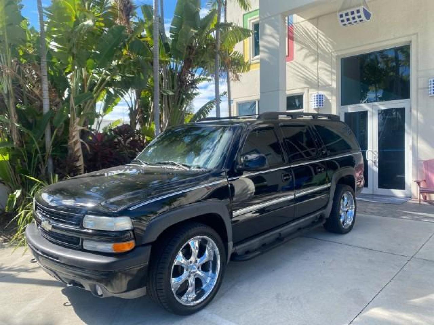 2001 Onyx Black /Graphite/Med Gray Chevrolet Suburban LT Z71 1 FL 4WD 44 SERVICES NO ACCIDENTS (3GNFK16T41G) with an 5.3L Vortec 1000 SFI V8 Engine engine, Automatic transmission, located at 4701 North Dixie Hwy, Pompano Beach, FL, 33064, (954) 422-2889, 26.240938, -80.123474 - OUR WEBPAGE FLORIDACARS1.COM HAS OVER 100 PHOTOS AND FREE CARFAX LINK 2001 CHEVROLET SUBURBAN 1500 Z71 4 WHEEL DRIVE LEATHER LOADED SUNROOF IMMACULATE VIN: 3GNFK16T41G205451 3 G N F K 1 6 T 4 1 G 2 0 5 4 5 1 4 DOOR WAGON/SPORT UTILITY 5.3L V8 F OHV GASOLINE 18 MPG REAR WHEEL DRIVE W/ 4X4 Features 4W - Photo#30