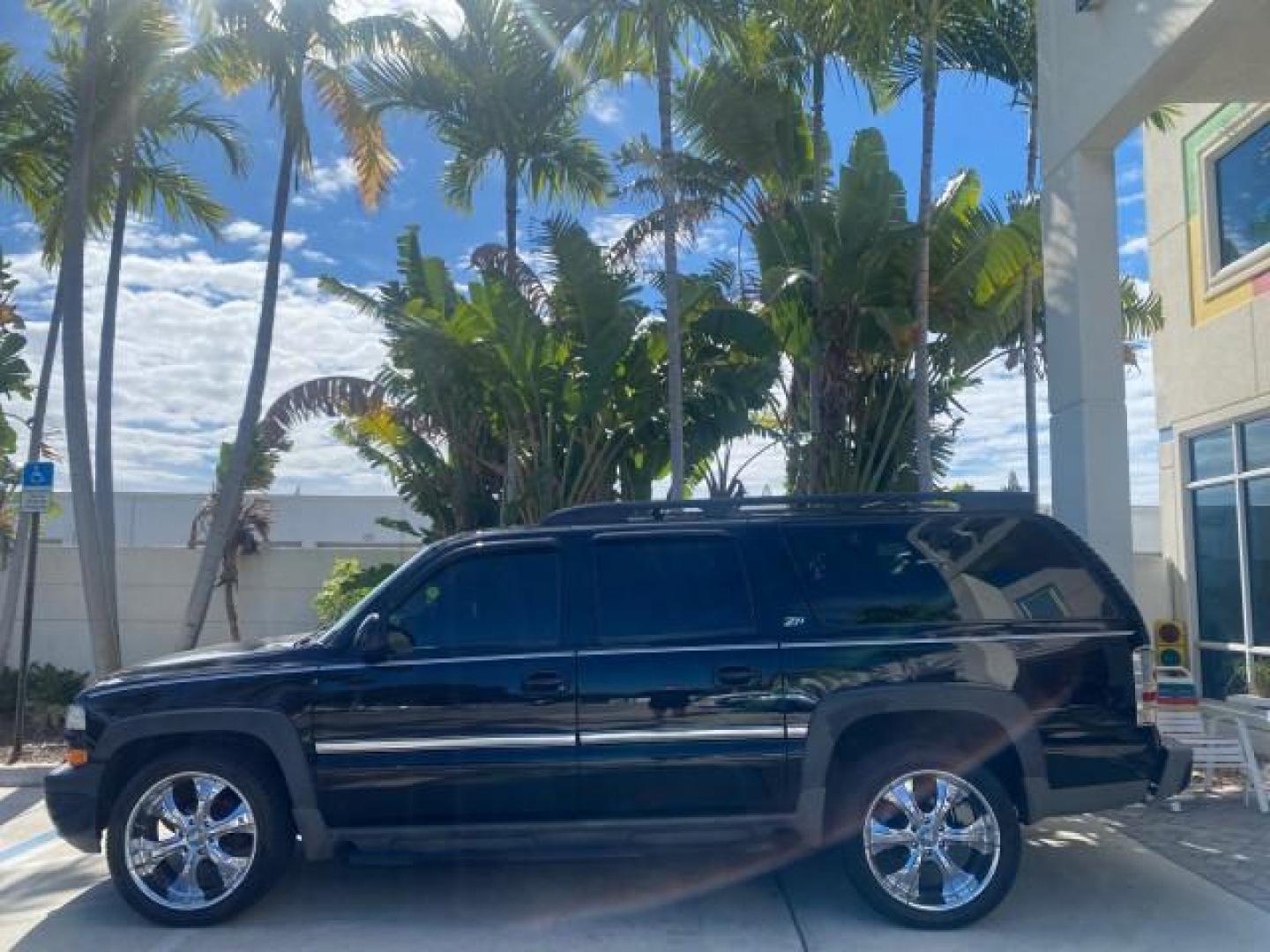 2001 Onyx Black /Graphite/Med Gray Chevrolet Suburban LT Z71 1 FL 4WD 44 SERVICES NO ACCIDENTS (3GNFK16T41G) with an 5.3L Vortec 1000 SFI V8 Engine engine, Automatic transmission, located at 4701 North Dixie Hwy, Pompano Beach, FL, 33064, (954) 422-2889, 26.240938, -80.123474 - OUR WEBPAGE FLORIDACARS1.COM HAS OVER 100 PHOTOS AND FREE CARFAX LINK 2001 CHEVROLET SUBURBAN 1500 Z71 4 WHEEL DRIVE LEATHER LOADED SUNROOF IMMACULATE VIN: 3GNFK16T41G205451 3 G N F K 1 6 T 4 1 G 2 0 5 4 5 1 4 DOOR WAGON/SPORT UTILITY 5.3L V8 F OHV GASOLINE 18 MPG REAR WHEEL DRIVE W/ 4X4 Features 4W - Photo#32