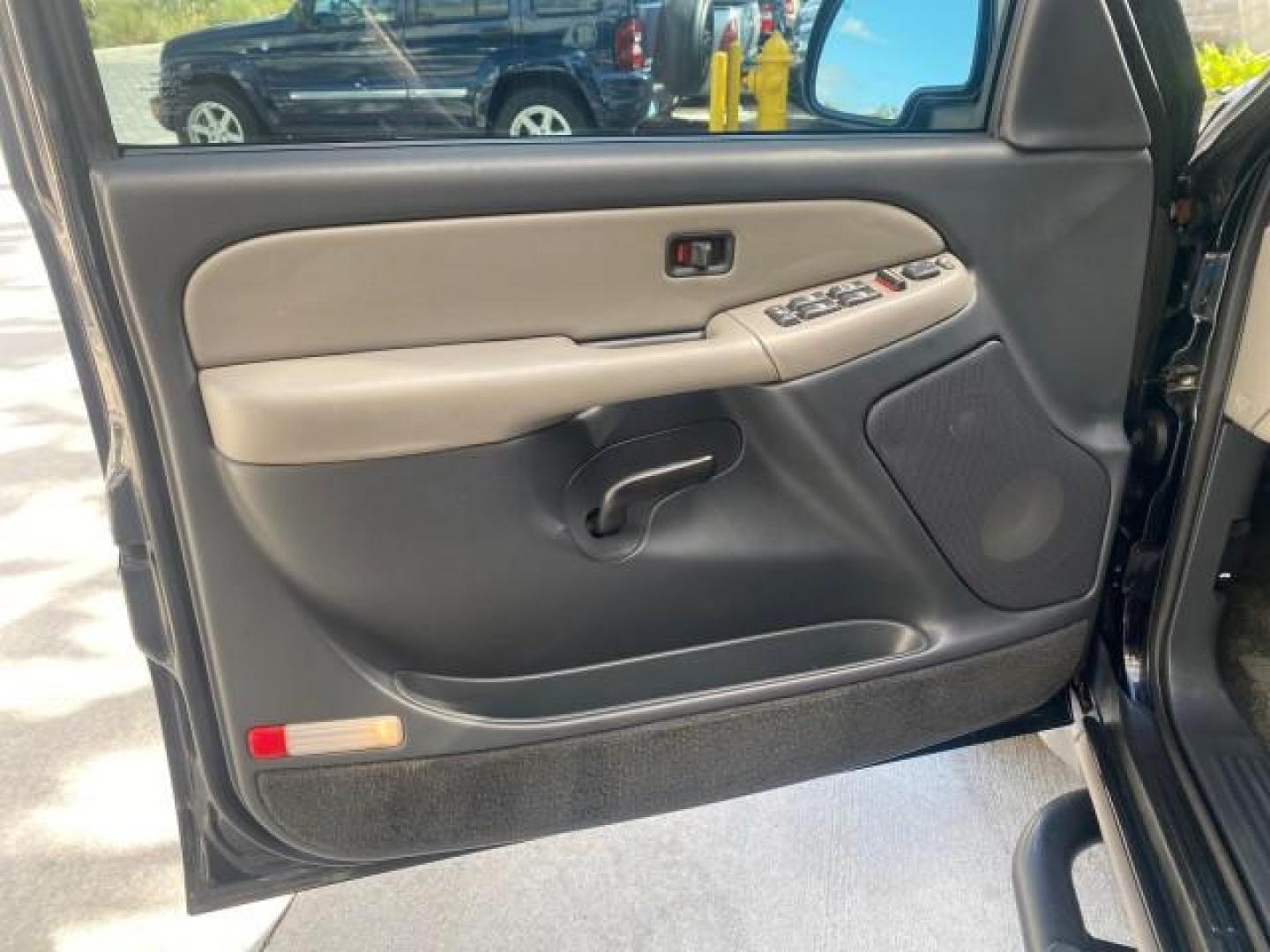 2001 Onyx Black /Graphite/Med Gray Chevrolet Suburban LT Z71 1 FL 4WD 44 SERVICES NO ACCIDENTS (3GNFK16T41G) with an 5.3L Vortec 1000 SFI V8 Engine engine, Automatic transmission, located at 4701 North Dixie Hwy, Pompano Beach, FL, 33064, (954) 422-2889, 26.240938, -80.123474 - OUR WEBPAGE FLORIDACARS1.COM HAS OVER 100 PHOTOS AND FREE CARFAX LINK 2001 CHEVROLET SUBURBAN 1500 Z71 4 WHEEL DRIVE LEATHER LOADED SUNROOF IMMACULATE VIN: 3GNFK16T41G205451 3 G N F K 1 6 T 4 1 G 2 0 5 4 5 1 4 DOOR WAGON/SPORT UTILITY 5.3L V8 F OHV GASOLINE 18 MPG REAR WHEEL DRIVE W/ 4X4 Features 4W - Photo#43