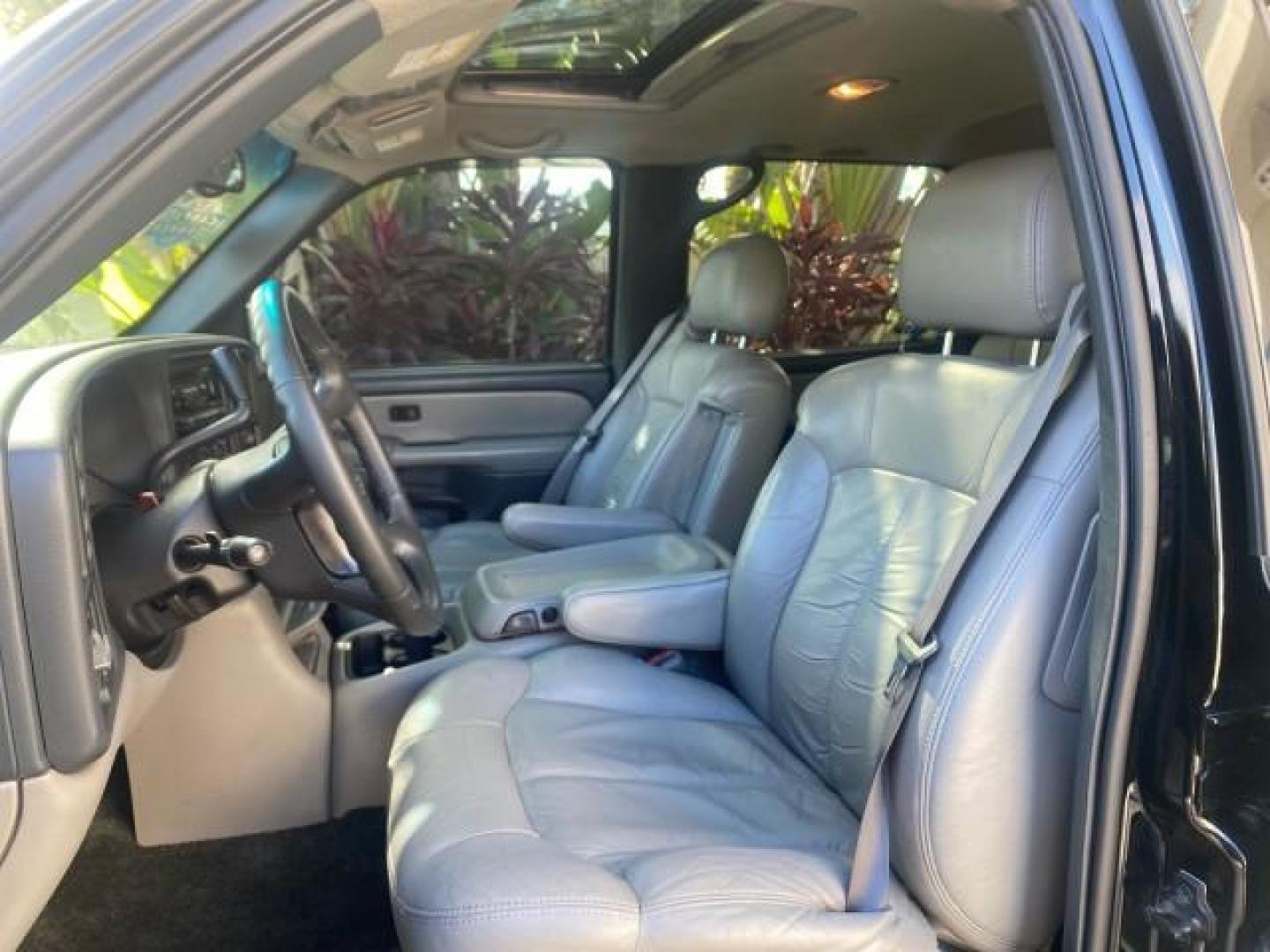 2001 Onyx Black /Graphite/Med Gray Chevrolet Suburban LT Z71 1 FL 4WD 44 SERVICES NO ACCIDENTS (3GNFK16T41G) with an 5.3L Vortec 1000 SFI V8 Engine engine, Automatic transmission, located at 4701 North Dixie Hwy, Pompano Beach, FL, 33064, (954) 422-2889, 26.240938, -80.123474 - OUR WEBPAGE FLORIDACARS1.COM HAS OVER 100 PHOTOS AND FREE CARFAX LINK 2001 CHEVROLET SUBURBAN 1500 Z71 4 WHEEL DRIVE LEATHER LOADED SUNROOF IMMACULATE VIN: 3GNFK16T41G205451 3 G N F K 1 6 T 4 1 G 2 0 5 4 5 1 4 DOOR WAGON/SPORT UTILITY 5.3L V8 F OHV GASOLINE 18 MPG REAR WHEEL DRIVE W/ 4X4 Features 4W - Photo#44