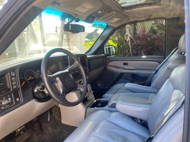 2001 Onyx Black /Graphite/Med Gray Chevrolet Suburban LT Z71 1 FL 4WD 44 SERVICES NO ACCIDENTS (3GNFK16T41G) with an 5.3L Vortec 1000 SFI V8 Engine engine, Automatic transmission, located at 4701 North Dixie Hwy, Pompano Beach, FL, 33064, (954) 422-2889, 26.240938, -80.123474 - OUR WEBPAGE FLORIDACARS1.COM HAS OVER 100 PHOTOS AND FREE CARFAX LINK 2001 CHEVROLET SUBURBAN 1500 Z71 4 WHEEL DRIVE LEATHER LOADED SUNROOF IMMACULATE VIN: 3GNFK16T41G205451 3 G N F K 1 6 T 4 1 G 2 0 5 4 5 1 4 DOOR WAGON/SPORT UTILITY 5.3L V8 F OHV GASOLINE 18 MPG REAR WHEEL DRIVE W/ 4X4 Features 4W - Photo#48