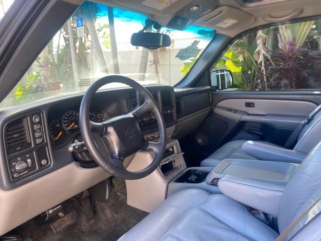 2001 Onyx Black /Graphite/Med Gray Chevrolet Suburban LT Z71 1 FL 4WD 44 SERVICES NO ACCIDENTS (3GNFK16T41G) with an 5.3L Vortec 1000 SFI V8 Engine engine, Automatic transmission, located at 4701 North Dixie Hwy, Pompano Beach, FL, 33064, (954) 422-2889, 26.240938, -80.123474 - OUR WEBPAGE FLORIDACARS1.COM HAS OVER 100 PHOTOS AND FREE CARFAX LINK 2001 CHEVROLET SUBURBAN 1500 Z71 4 WHEEL DRIVE LEATHER LOADED SUNROOF IMMACULATE VIN: 3GNFK16T41G205451 3 G N F K 1 6 T 4 1 G 2 0 5 4 5 1 4 DOOR WAGON/SPORT UTILITY 5.3L V8 F OHV GASOLINE 18 MPG REAR WHEEL DRIVE W/ 4X4 Features 4W - Photo#49