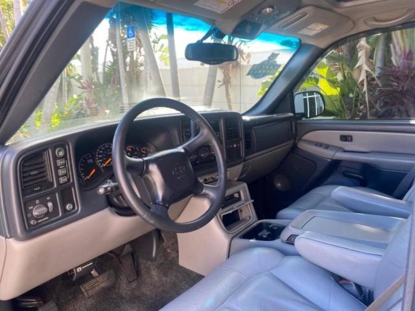 2001 Onyx Black /Graphite/Med Gray Chevrolet Suburban LT Z71 1 FL 4WD 44 SERVICES NO ACCIDENTS (3GNFK16T41G) with an 5.3L Vortec 1000 SFI V8 Engine engine, Automatic transmission, located at 4701 North Dixie Hwy, Pompano Beach, FL, 33064, (954) 422-2889, 26.240938, -80.123474 - OUR WEBPAGE FLORIDACARS1.COM HAS OVER 100 PHOTOS AND FREE CARFAX LINK 2001 CHEVROLET SUBURBAN 1500 Z71 4 WHEEL DRIVE LEATHER LOADED SUNROOF IMMACULATE VIN: 3GNFK16T41G205451 3 G N F K 1 6 T 4 1 G 2 0 5 4 5 1 4 DOOR WAGON/SPORT UTILITY 5.3L V8 F OHV GASOLINE 18 MPG REAR WHEEL DRIVE W/ 4X4 Features 4W - Photo#50