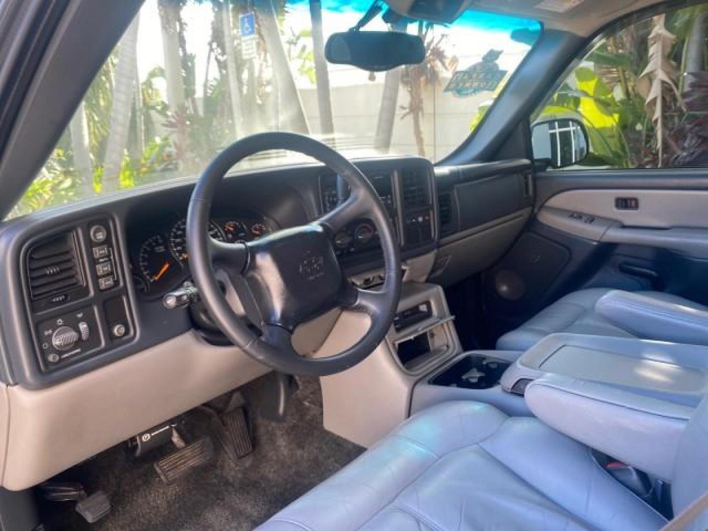 2001 Onyx Black /Graphite/Med Gray Chevrolet Suburban LT Z71 1 FL 4WD 44 SERVICES NO ACCIDENTS (3GNFK16T41G) with an 5.3L Vortec 1000 SFI V8 Engine engine, Automatic transmission, located at 4701 North Dixie Hwy, Pompano Beach, FL, 33064, (954) 422-2889, 26.240938, -80.123474 - OUR WEBPAGE FLORIDACARS1.COM HAS OVER 100 PHOTOS AND FREE CARFAX LINK 2001 CHEVROLET SUBURBAN 1500 Z71 4 WHEEL DRIVE LEATHER LOADED SUNROOF IMMACULATE VIN: 3GNFK16T41G205451 3 G N F K 1 6 T 4 1 G 2 0 5 4 5 1 4 DOOR WAGON/SPORT UTILITY 5.3L V8 F OHV GASOLINE 18 MPG REAR WHEEL DRIVE W/ 4X4 Features 4W - Photo#51
