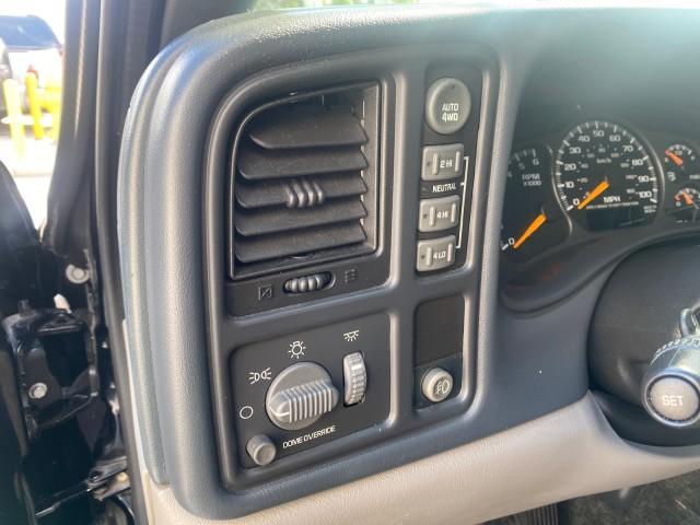 2001 Onyx Black /Graphite/Med Gray Chevrolet Suburban LT Z71 1 FL 4WD 44 SERVICES NO ACCIDENTS (3GNFK16T41G) with an 5.3L Vortec 1000 SFI V8 Engine engine, Automatic transmission, located at 4701 North Dixie Hwy, Pompano Beach, FL, 33064, (954) 422-2889, 26.240938, -80.123474 - OUR WEBPAGE FLORIDACARS1.COM HAS OVER 100 PHOTOS AND FREE CARFAX LINK 2001 CHEVROLET SUBURBAN 1500 Z71 4 WHEEL DRIVE LEATHER LOADED SUNROOF IMMACULATE VIN: 3GNFK16T41G205451 3 G N F K 1 6 T 4 1 G 2 0 5 4 5 1 4 DOOR WAGON/SPORT UTILITY 5.3L V8 F OHV GASOLINE 18 MPG REAR WHEEL DRIVE W/ 4X4 Features 4W - Photo#54