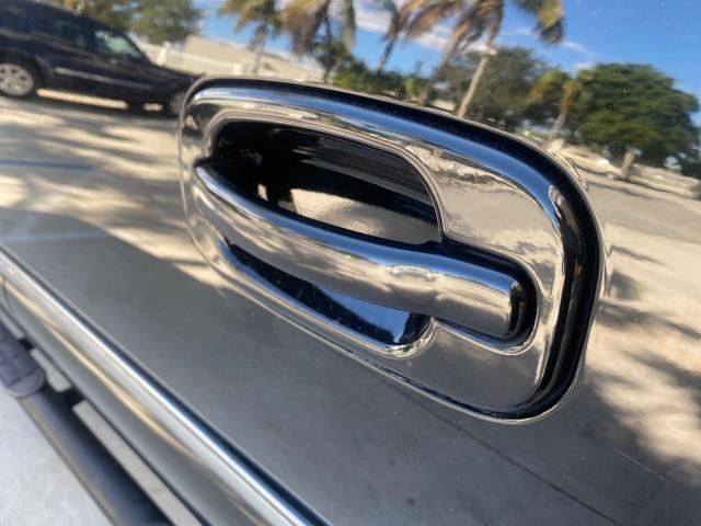 2001 Onyx Black /Graphite/Med Gray Chevrolet Suburban LT Z71 1 FL 4WD 44 SERVICES NO ACCIDENTS (3GNFK16T41G) with an 5.3L Vortec 1000 SFI V8 Engine engine, Automatic transmission, located at 4701 North Dixie Hwy, Pompano Beach, FL, 33064, (954) 422-2889, 26.240938, -80.123474 - OUR WEBPAGE FLORIDACARS1.COM HAS OVER 100 PHOTOS AND FREE CARFAX LINK 2001 CHEVROLET SUBURBAN 1500 Z71 4 WHEEL DRIVE LEATHER LOADED SUNROOF IMMACULATE VIN: 3GNFK16T41G205451 3 G N F K 1 6 T 4 1 G 2 0 5 4 5 1 4 DOOR WAGON/SPORT UTILITY 5.3L V8 F OHV GASOLINE 18 MPG REAR WHEEL DRIVE W/ 4X4 Features 4W - Photo#79