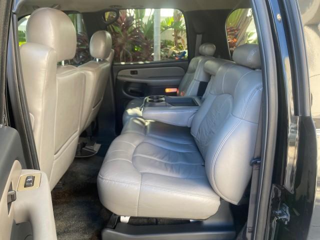 2001 Onyx Black /Graphite/Med Gray Chevrolet Suburban LT Z71 1 FL 4WD 44 SERVICES NO ACCIDENTS (3GNFK16T41G) with an 5.3L Vortec 1000 SFI V8 Engine engine, Automatic transmission, located at 4701 North Dixie Hwy, Pompano Beach, FL, 33064, (954) 422-2889, 26.240938, -80.123474 - OUR WEBPAGE FLORIDACARS1.COM HAS OVER 100 PHOTOS AND FREE CARFAX LINK 2001 CHEVROLET SUBURBAN 1500 Z71 4 WHEEL DRIVE LEATHER LOADED SUNROOF IMMACULATE VIN: 3GNFK16T41G205451 3 G N F K 1 6 T 4 1 G 2 0 5 4 5 1 4 DOOR WAGON/SPORT UTILITY 5.3L V8 F OHV GASOLINE 18 MPG REAR WHEEL DRIVE W/ 4X4 Features 4W - Photo#81