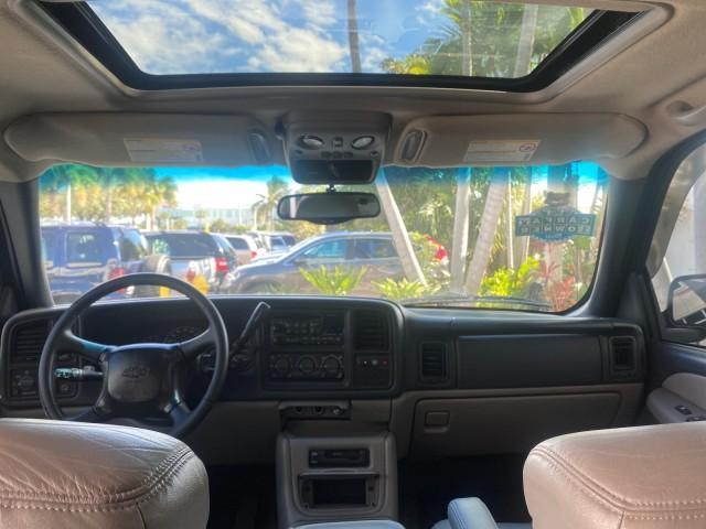 2001 Onyx Black /Graphite/Med Gray Chevrolet Suburban LT Z71 1 FL 4WD 44 SERVICES NO ACCIDENTS (3GNFK16T41G) with an 5.3L Vortec 1000 SFI V8 Engine engine, Automatic transmission, located at 4701 North Dixie Hwy, Pompano Beach, FL, 33064, (954) 422-2889, 26.240938, -80.123474 - OUR WEBPAGE FLORIDACARS1.COM HAS OVER 100 PHOTOS AND FREE CARFAX LINK 2001 CHEVROLET SUBURBAN 1500 Z71 4 WHEEL DRIVE LEATHER LOADED SUNROOF IMMACULATE VIN: 3GNFK16T41G205451 3 G N F K 1 6 T 4 1 G 2 0 5 4 5 1 4 DOOR WAGON/SPORT UTILITY 5.3L V8 F OHV GASOLINE 18 MPG REAR WHEEL DRIVE W/ 4X4 Features 4W - Photo#85