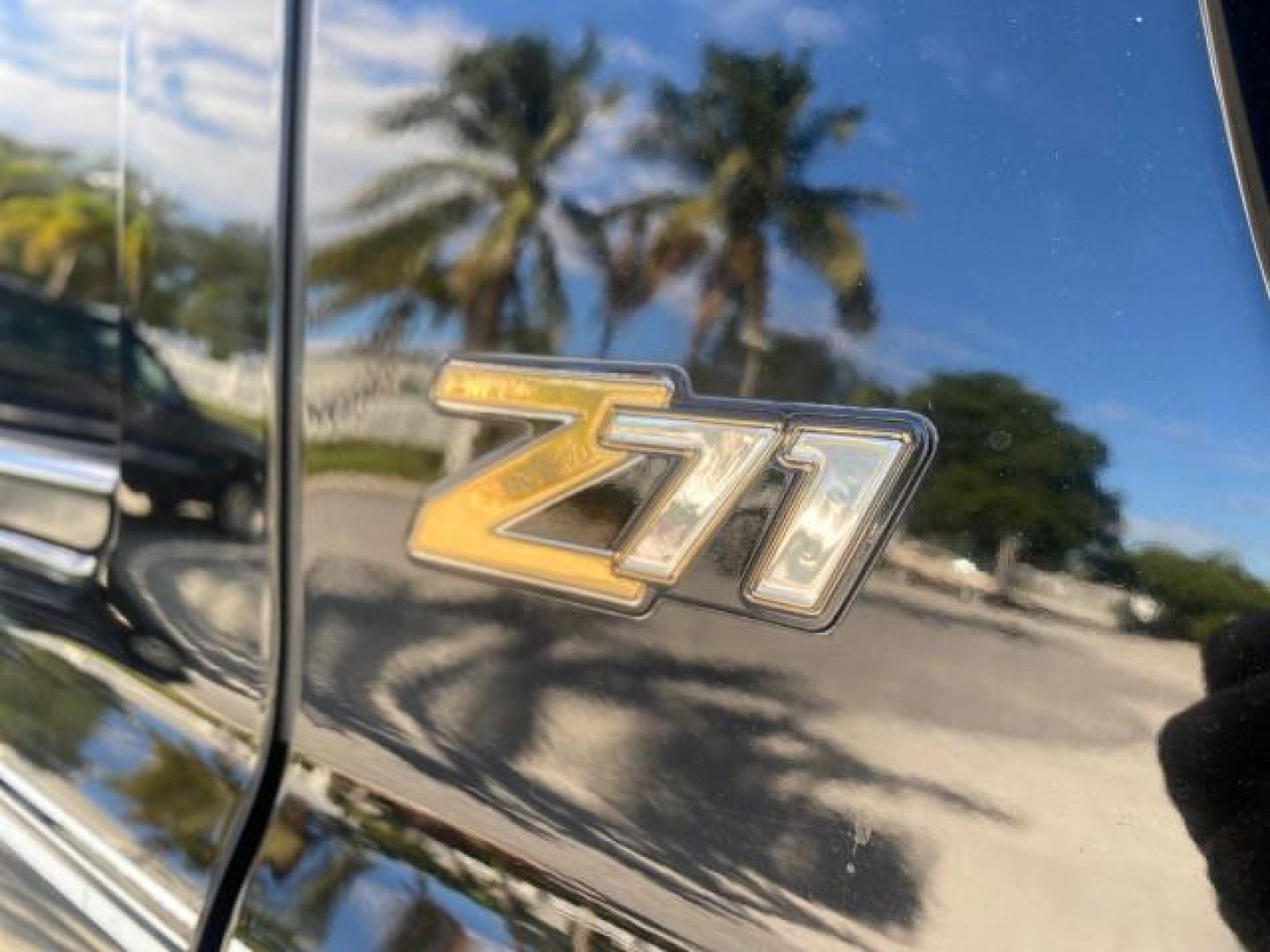 2001 Onyx Black /Graphite/Med Gray Chevrolet Suburban LT Z71 1 FL 4WD 44 SERVICES NO ACCIDENTS (3GNFK16T41G) with an 5.3L Vortec 1000 SFI V8 Engine engine, Automatic transmission, located at 4701 North Dixie Hwy, Pompano Beach, FL, 33064, (954) 422-2889, 26.240938, -80.123474 - OUR WEBPAGE FLORIDACARS1.COM HAS OVER 100 PHOTOS AND FREE CARFAX LINK 2001 CHEVROLET SUBURBAN 1500 Z71 4 WHEEL DRIVE LEATHER LOADED SUNROOF IMMACULATE VIN: 3GNFK16T41G205451 3 G N F K 1 6 T 4 1 G 2 0 5 4 5 1 4 DOOR WAGON/SPORT UTILITY 5.3L V8 F OHV GASOLINE 18 MPG REAR WHEEL DRIVE W/ 4X4 Features 4W - Photo#93