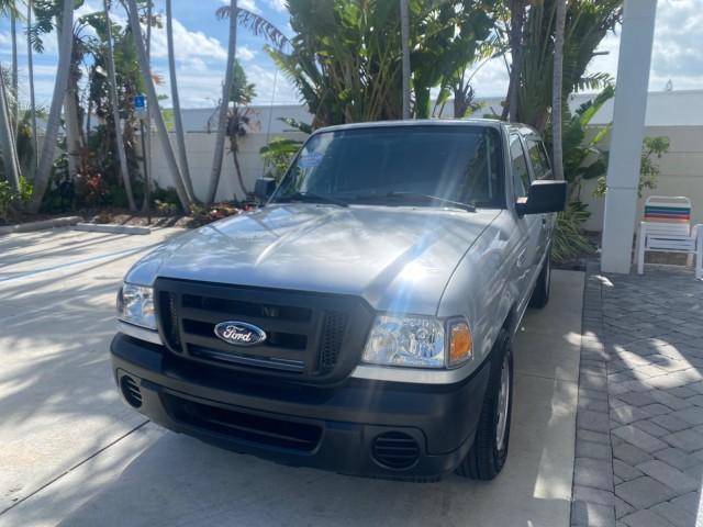 2008 Silver Metallic /Medium Dark Flint Ebony Ford Ranger XL LOW MILES 49,420 (1FTYR10D28P) with an 2.3L DOHC 16-Valve I4 Engine engine, Automatic transmission, located at 4701 North Dixie Hwy, Pompano Beach, FL, 33064, (954) 422-2889, 26.240938, -80.123474 - OUR WEBPAGE FLORIDACARS1.COM HAS OVER 100 PHOTOS AND FREE CARFAX LINK 2008 FORD RANGER XL AUTO AC 4 CYLN CAMPER TOP LOW MILES VIN: 1FTYR10D28PA70636 1 F T Y R 1 0 D 2 8 P A 7 0 6 3 6 PICKUP 2.3L 4 F GASOLINE 26 MPG REAR WHEEL DRIVE Features ABS Brakes Air Conditioning AM/FM Stereo Automatic Transmis - Photo#3