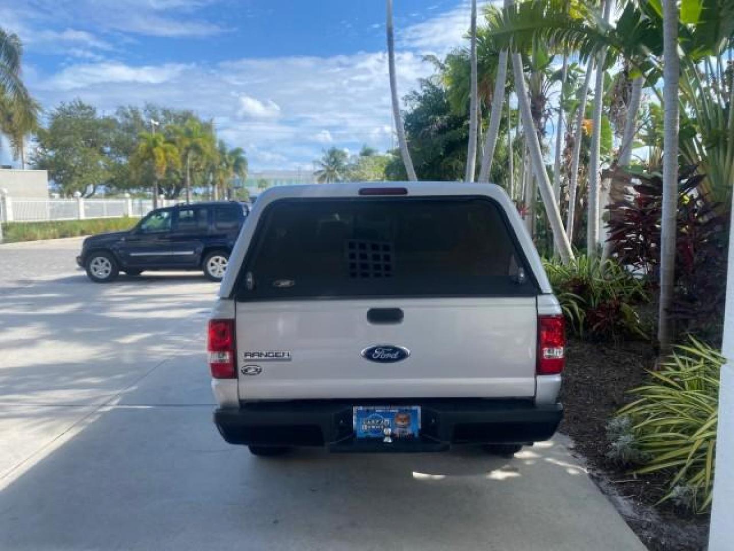 2008 Silver Metallic /Medium Dark Flint Ebony Ford Ranger XL LOW MILES 49,420 (1FTYR10D28P) with an 2.3L DOHC 16-Valve I4 Engine engine, Automatic transmission, located at 4701 North Dixie Hwy, Pompano Beach, FL, 33064, (954) 422-2889, 26.240938, -80.123474 - OUR WEBPAGE FLORIDACARS1.COM HAS OVER 100 PHOTOS AND FREE CARFAX LINK 2008 FORD RANGER XL AUTO AC 4 CYLN CAMPER TOP LOW MILES VIN: 1FTYR10D28PA70636 1 F T Y R 1 0 D 2 8 P A 7 0 6 3 6 PICKUP 2.3L 4 F GASOLINE 26 MPG REAR WHEEL DRIVE Features ABS Brakes Air Conditioning AM/FM Stereo Automatic Transmis - Photo#6