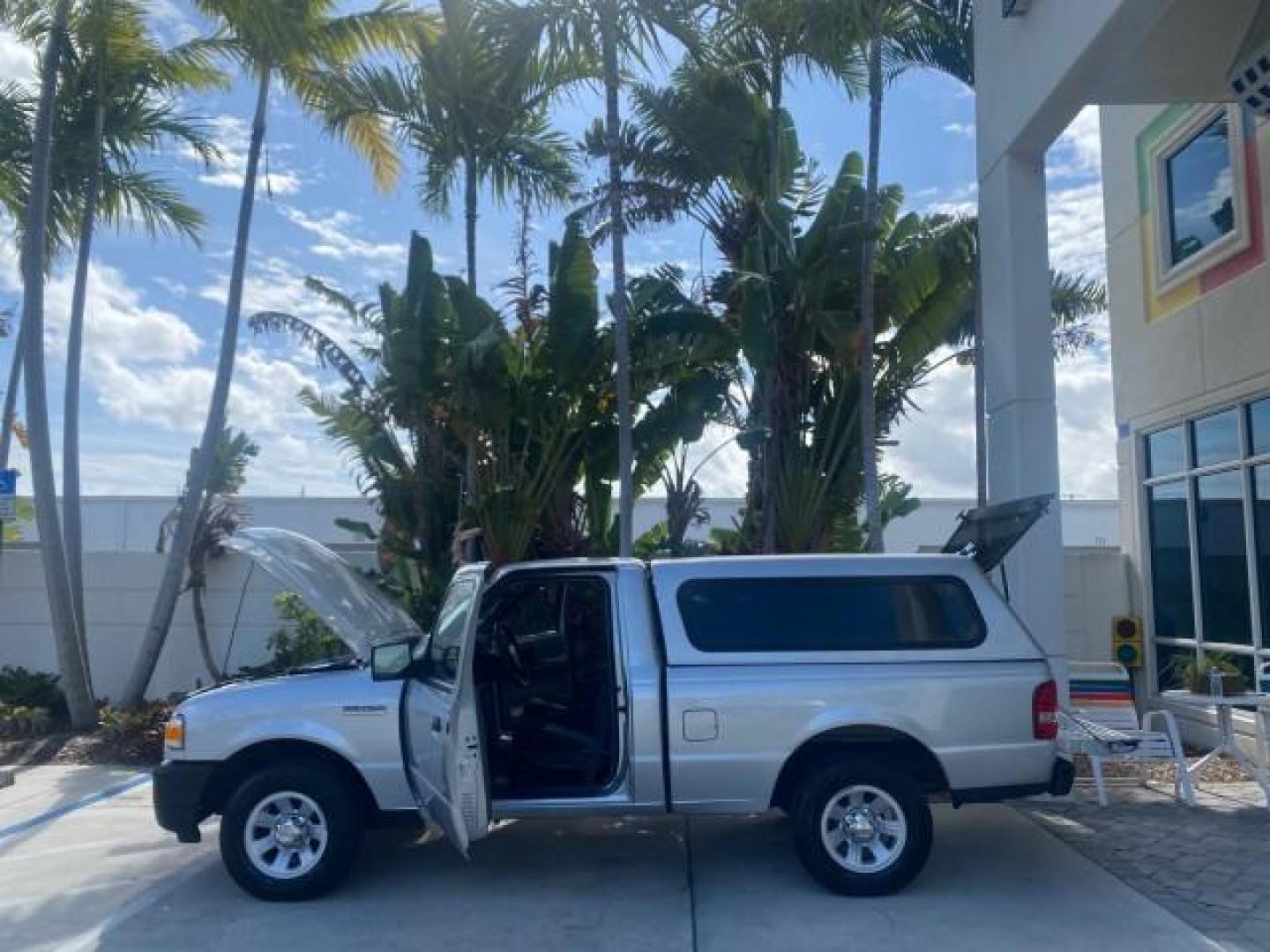2008 Silver Metallic /Medium Dark Flint Ebony Ford Ranger XL LOW MILES 49,420 (1FTYR10D28P) with an 2.3L DOHC 16-Valve I4 Engine engine, Automatic transmission, located at 4701 North Dixie Hwy, Pompano Beach, FL, 33064, (954) 422-2889, 26.240938, -80.123474 - OUR WEBPAGE FLORIDACARS1.COM HAS OVER 100 PHOTOS AND FREE CARFAX LINK 2008 FORD RANGER XL AUTO AC 4 CYLN CAMPER TOP LOW MILES VIN: 1FTYR10D28PA70636 1 F T Y R 1 0 D 2 8 P A 7 0 6 3 6 PICKUP 2.3L 4 F GASOLINE 26 MPG REAR WHEEL DRIVE Features ABS Brakes Air Conditioning AM/FM Stereo Automatic Transmis - Photo#8