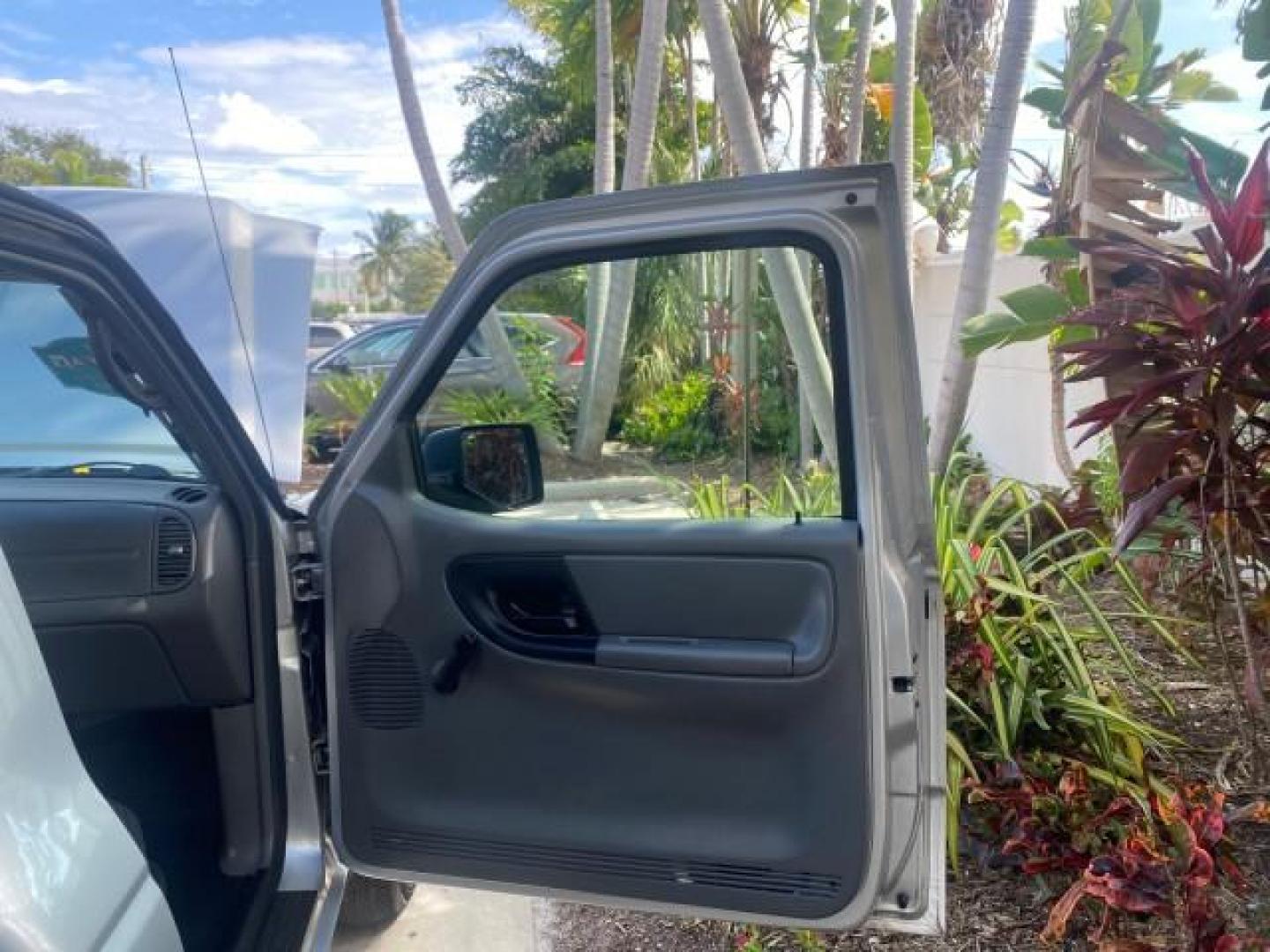2008 Silver Metallic /Medium Dark Flint Ebony Ford Ranger XL LOW MILES 49,420 (1FTYR10D28P) with an 2.3L DOHC 16-Valve I4 Engine engine, Automatic transmission, located at 4701 North Dixie Hwy, Pompano Beach, FL, 33064, (954) 422-2889, 26.240938, -80.123474 - OUR WEBPAGE FLORIDACARS1.COM HAS OVER 100 PHOTOS AND FREE CARFAX LINK 2008 FORD RANGER XL AUTO AC 4 CYLN CAMPER TOP LOW MILES VIN: 1FTYR10D28PA70636 1 F T Y R 1 0 D 2 8 P A 7 0 6 3 6 PICKUP 2.3L 4 F GASOLINE 26 MPG REAR WHEEL DRIVE Features ABS Brakes Air Conditioning AM/FM Stereo Automatic Transmis - Photo#11