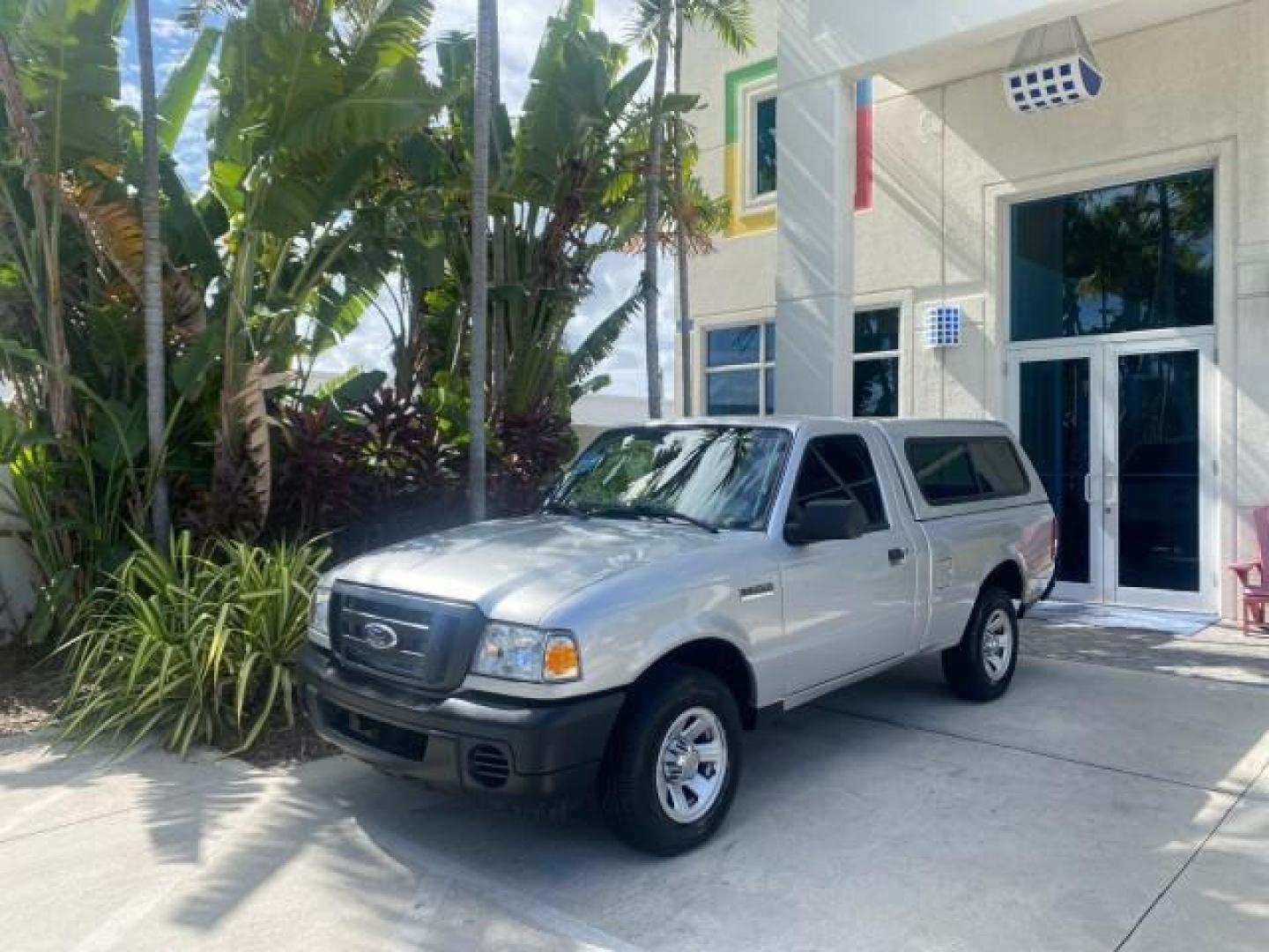 2008 Silver Metallic /Medium Dark Flint Ebony Ford Ranger XL LOW MILES 49,420 (1FTYR10D28P) with an 2.3L DOHC 16-Valve I4 Engine engine, Automatic transmission, located at 4701 North Dixie Hwy, Pompano Beach, FL, 33064, (954) 422-2889, 26.240938, -80.123474 - OUR WEBPAGE FLORIDACARS1.COM HAS OVER 100 PHOTOS AND FREE CARFAX LINK 2008 FORD RANGER XL AUTO AC 4 CYLN CAMPER TOP LOW MILES VIN: 1FTYR10D28PA70636 1 F T Y R 1 0 D 2 8 P A 7 0 6 3 6 PICKUP 2.3L 4 F GASOLINE 26 MPG REAR WHEEL DRIVE Features ABS Brakes Air Conditioning AM/FM Stereo Automatic Transmis - Photo#29