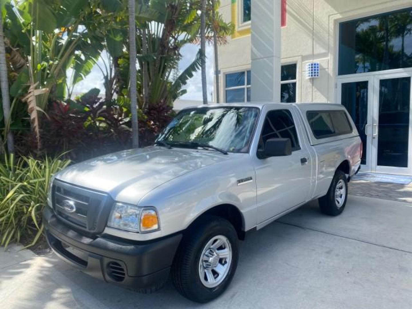 2008 Silver Metallic /Medium Dark Flint Ebony Ford Ranger XL LOW MILES 49,420 (1FTYR10D28P) with an 2.3L DOHC 16-Valve I4 Engine engine, Automatic transmission, located at 4701 North Dixie Hwy, Pompano Beach, FL, 33064, (954) 422-2889, 26.240938, -80.123474 - OUR WEBPAGE FLORIDACARS1.COM HAS OVER 100 PHOTOS AND FREE CARFAX LINK 2008 FORD RANGER XL AUTO AC 4 CYLN CAMPER TOP LOW MILES VIN: 1FTYR10D28PA70636 1 F T Y R 1 0 D 2 8 P A 7 0 6 3 6 PICKUP 2.3L 4 F GASOLINE 26 MPG REAR WHEEL DRIVE Features ABS Brakes Air Conditioning AM/FM Stereo Automatic Transmis - Photo#30