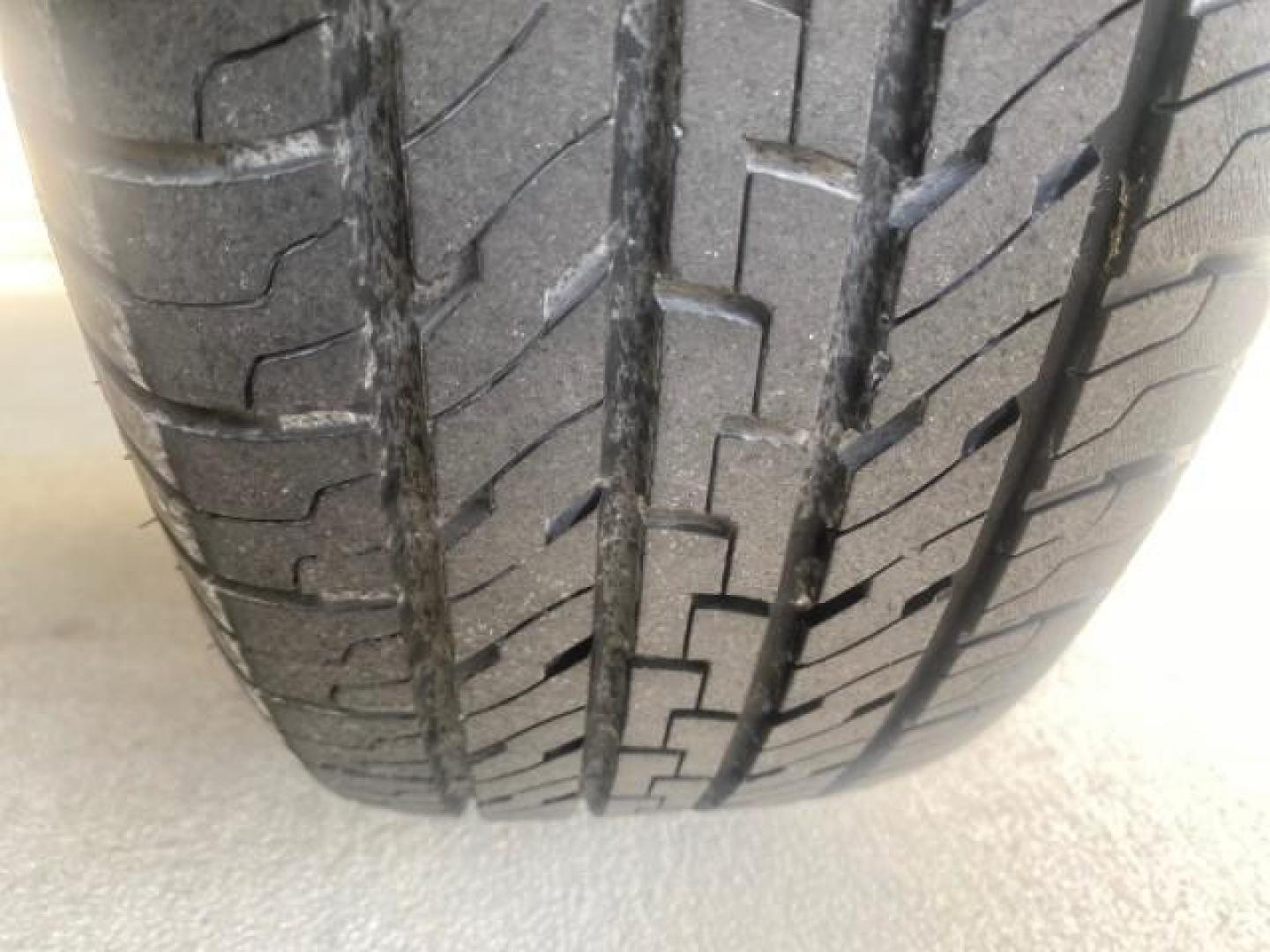 2008 Silver Metallic /Medium Dark Flint Ebony Ford Ranger XL LOW MILES 49,420 (1FTYR10D28P) with an 2.3L DOHC 16-Valve I4 Engine engine, Automatic transmission, located at 4701 North Dixie Hwy, Pompano Beach, FL, 33064, (954) 422-2889, 26.240938, -80.123474 - OUR WEBPAGE FLORIDACARS1.COM HAS OVER 100 PHOTOS AND FREE CARFAX LINK 2008 FORD RANGER XL AUTO AC 4 CYLN CAMPER TOP LOW MILES VIN: 1FTYR10D28PA70636 1 F T Y R 1 0 D 2 8 P A 7 0 6 3 6 PICKUP 2.3L 4 F GASOLINE 26 MPG REAR WHEEL DRIVE Features ABS Brakes Air Conditioning AM/FM Stereo Automatic Transmis - Photo#77