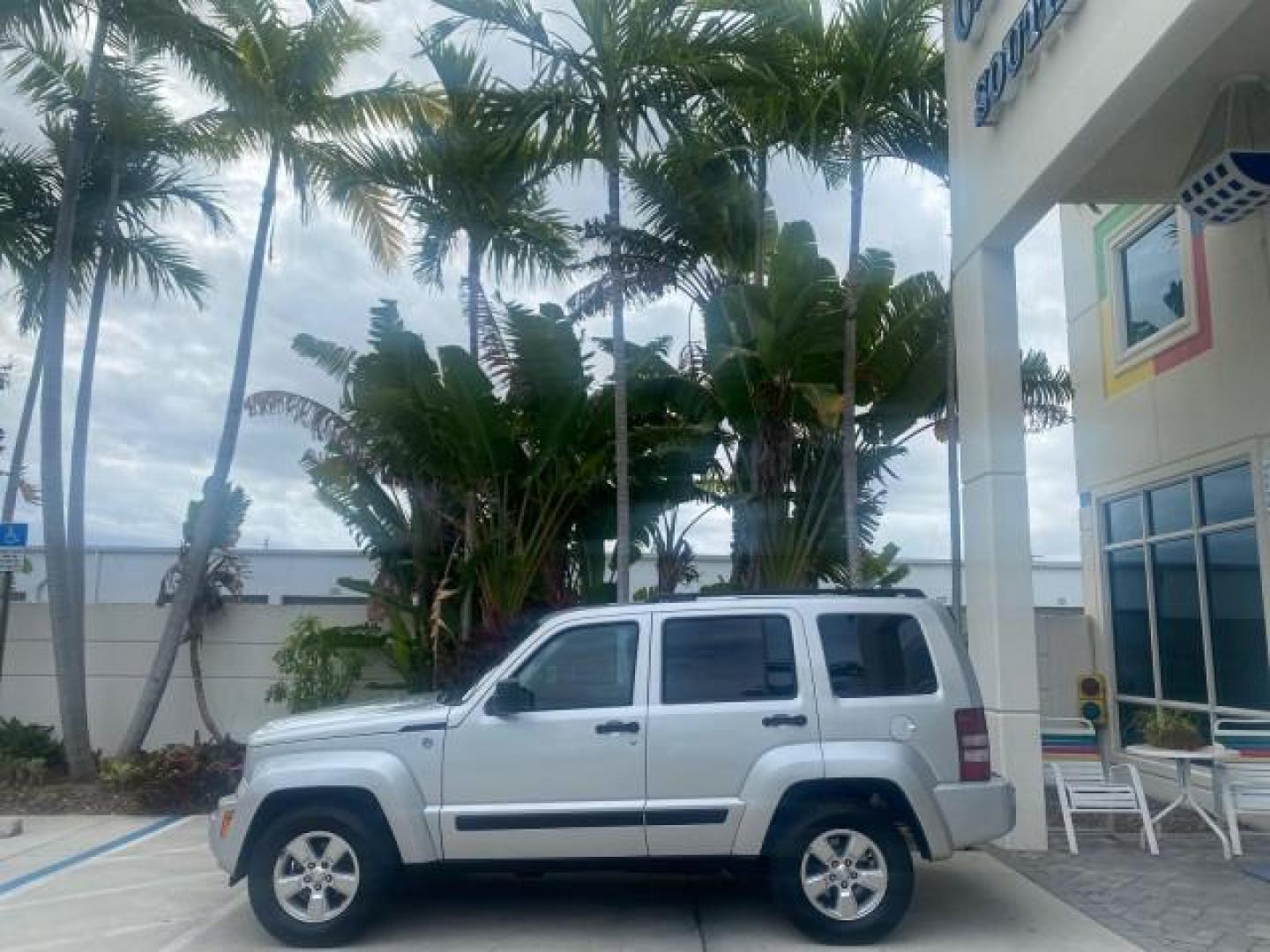 2010 Bright Silver Metallic /Dark slate gray Jeep Liberty Sport 4WD NO ACCIDENTS (1J4PN2GK2AW) with an 3.7L V6 Engine engine, Automatic transmission, located at 4701 North Dixie Hwy, Pompano Beach, FL, 33064, (954) 422-2889, 26.240938, -80.123474 - OUR WEBPAGE FLORIDACARS1.COM HAS OVER 100 PHOTOS AND FREE CARFAX LINK 2010 JEEP LIBERTY SPORT 4WD AMAZING FIND 32 SERVICE RECORDS VIN: 1J4PN2GK2AW182523 1 J 4 P N 2 G K 2 A W 1 8 2 5 2 3 4 DOOR WAGON/SPORT UTILITY 3.7L V6 F SOHC 12V GASOLINE 21 MPG REAR WHEEL DRIVE W/ 4X4 Features ABS Brakes Air Con - Photo#4