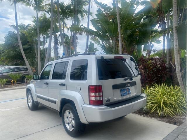2010 Bright Silver Metallic /Dark slate gray Jeep Liberty Sport 4WD NO ACCIDENTS (1J4PN2GK2AW) with an 3.7L V6 Engine engine, Automatic transmission, located at 4701 North Dixie Hwy, Pompano Beach, FL, 33064, (954) 422-2889, 26.240938, -80.123474 - OUR WEBPAGE FLORIDACARS1.COM HAS OVER 100 PHOTOS AND FREE CARFAX LINK 2010 JEEP LIBERTY SPORT 4WD AMAZING FIND 32 SERVICE RECORDS VIN: 1J4PN2GK2AW182523 1 J 4 P N 2 G K 2 A W 1 8 2 5 2 3 4 DOOR WAGON/SPORT UTILITY 3.7L V6 F SOHC 12V GASOLINE 21 MPG REAR WHEEL DRIVE W/ 4X4 Features ABS Brakes Air Con - Photo#5