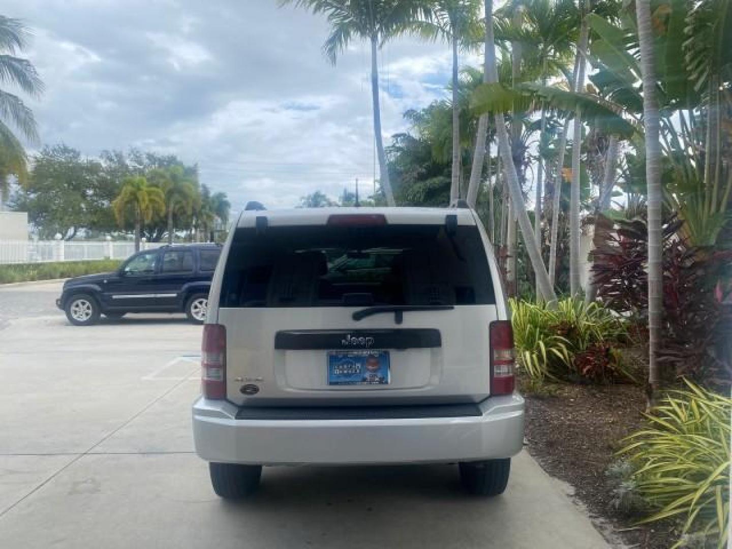 2010 Bright Silver Metallic /Dark slate gray Jeep Liberty Sport 4WD NO ACCIDENTS (1J4PN2GK2AW) with an 3.7L V6 Engine engine, Automatic transmission, located at 4701 North Dixie Hwy, Pompano Beach, FL, 33064, (954) 422-2889, 26.240938, -80.123474 - OUR WEBPAGE FLORIDACARS1.COM HAS OVER 100 PHOTOS AND FREE CARFAX LINK 2010 JEEP LIBERTY SPORT 4WD AMAZING FIND 32 SERVICE RECORDS VIN: 1J4PN2GK2AW182523 1 J 4 P N 2 G K 2 A W 1 8 2 5 2 3 4 DOOR WAGON/SPORT UTILITY 3.7L V6 F SOHC 12V GASOLINE 21 MPG REAR WHEEL DRIVE W/ 4X4 Features ABS Brakes Air Con - Photo#6