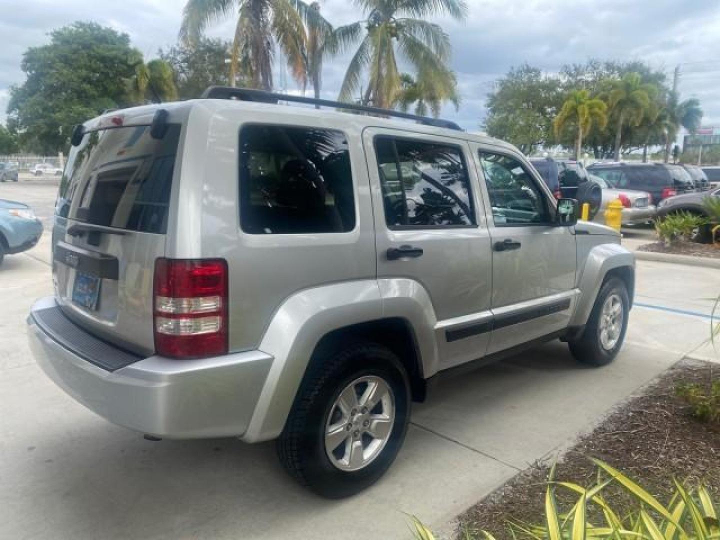 2010 Bright Silver Metallic /Dark slate gray Jeep Liberty Sport 4WD NO ACCIDENTS (1J4PN2GK2AW) with an 3.7L V6 Engine engine, Automatic transmission, located at 4701 North Dixie Hwy, Pompano Beach, FL, 33064, (954) 422-2889, 26.240938, -80.123474 - OUR WEBPAGE FLORIDACARS1.COM HAS OVER 100 PHOTOS AND FREE CARFAX LINK 2010 JEEP LIBERTY SPORT 4WD AMAZING FIND 32 SERVICE RECORDS VIN: 1J4PN2GK2AW182523 1 J 4 P N 2 G K 2 A W 1 8 2 5 2 3 4 DOOR WAGON/SPORT UTILITY 3.7L V6 F SOHC 12V GASOLINE 21 MPG REAR WHEEL DRIVE W/ 4X4 Features ABS Brakes Air Con - Photo#7