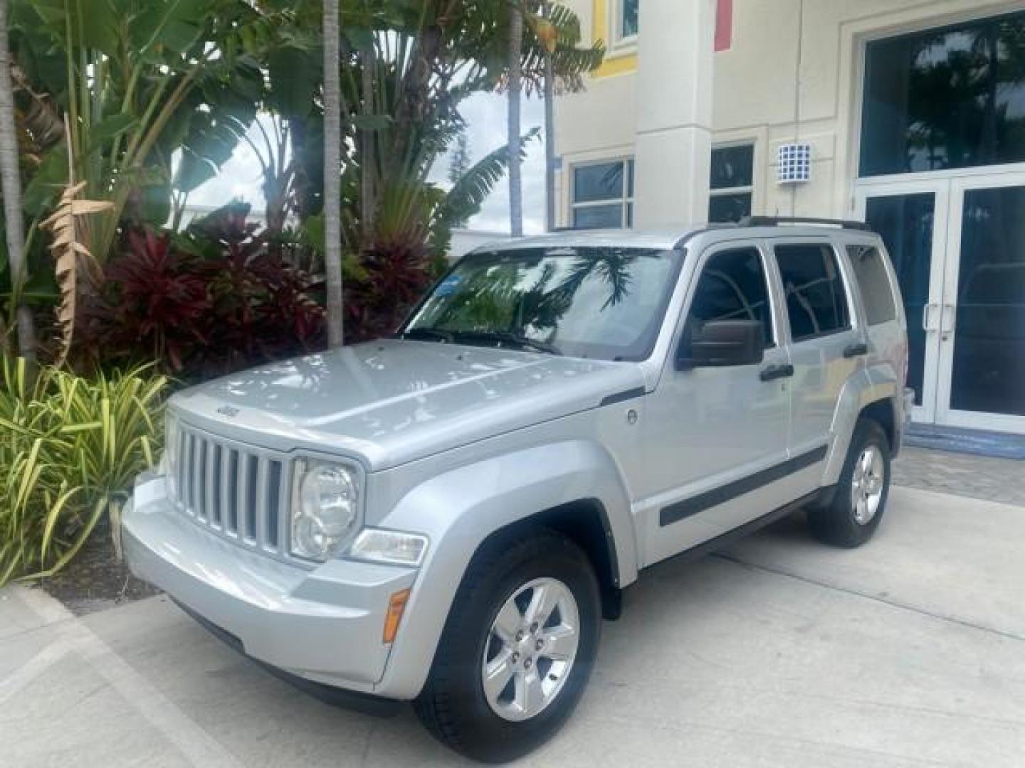 2010 Bright Silver Metallic /Dark slate gray Jeep Liberty Sport 4WD NO ACCIDENTS (1J4PN2GK2AW) with an 3.7L V6 Engine engine, Automatic transmission, located at 4701 North Dixie Hwy, Pompano Beach, FL, 33064, (954) 422-2889, 26.240938, -80.123474 - OUR WEBPAGE FLORIDACARS1.COM HAS OVER 100 PHOTOS AND FREE CARFAX LINK 2010 JEEP LIBERTY SPORT 4WD AMAZING FIND 32 SERVICE RECORDS VIN: 1J4PN2GK2AW182523 1 J 4 P N 2 G K 2 A W 1 8 2 5 2 3 4 DOOR WAGON/SPORT UTILITY 3.7L V6 F SOHC 12V GASOLINE 21 MPG REAR WHEEL DRIVE W/ 4X4 Features ABS Brakes Air Con - Photo#30