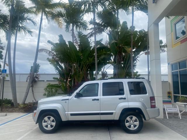 2010 Bright Silver Metallic /Dark slate gray Jeep Liberty Sport 4WD NO ACCIDENTS (1J4PN2GK2AW) with an 3.7L V6 Engine engine, Automatic transmission, located at 4701 North Dixie Hwy, Pompano Beach, FL, 33064, (954) 422-2889, 26.240938, -80.123474 - OUR WEBPAGE FLORIDACARS1.COM HAS OVER 100 PHOTOS AND FREE CARFAX LINK 2010 JEEP LIBERTY SPORT 4WD AMAZING FIND 32 SERVICE RECORDS VIN: 1J4PN2GK2AW182523 1 J 4 P N 2 G K 2 A W 1 8 2 5 2 3 4 DOOR WAGON/SPORT UTILITY 3.7L V6 F SOHC 12V GASOLINE 21 MPG REAR WHEEL DRIVE W/ 4X4 Features ABS Brakes Air Con - Photo#31