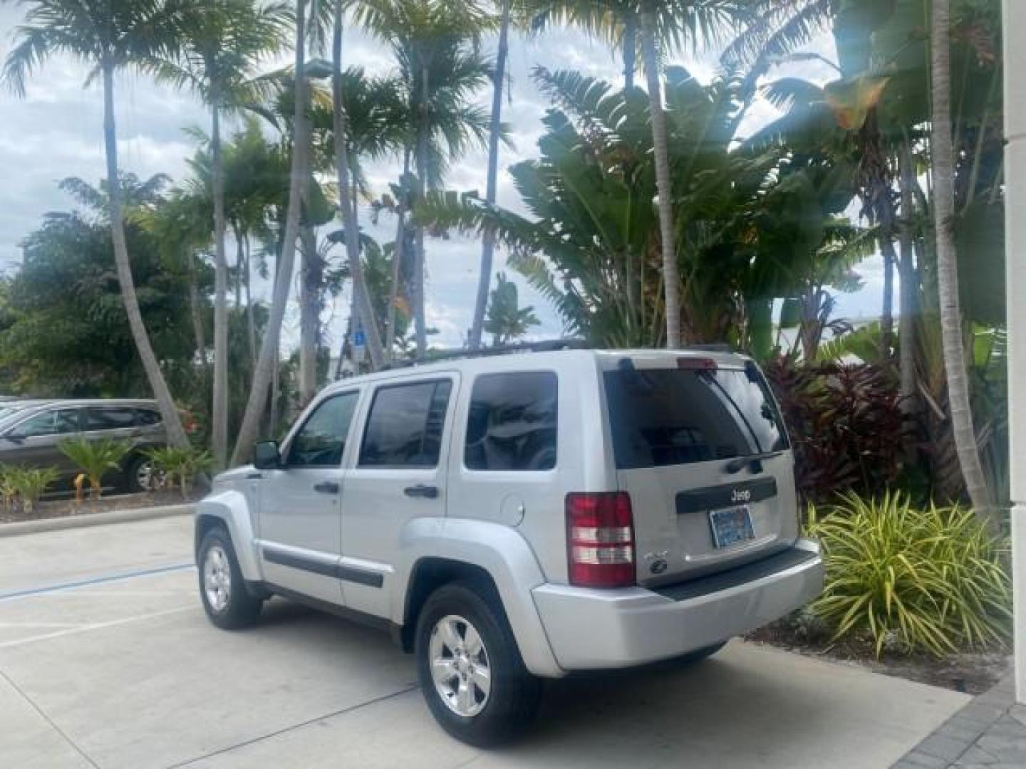 2010 Bright Silver Metallic /Dark slate gray Jeep Liberty Sport 4WD NO ACCIDENTS (1J4PN2GK2AW) with an 3.7L V6 Engine engine, Automatic transmission, located at 4701 North Dixie Hwy, Pompano Beach, FL, 33064, (954) 422-2889, 26.240938, -80.123474 - OUR WEBPAGE FLORIDACARS1.COM HAS OVER 100 PHOTOS AND FREE CARFAX LINK 2010 JEEP LIBERTY SPORT 4WD AMAZING FIND 32 SERVICE RECORDS VIN: 1J4PN2GK2AW182523 1 J 4 P N 2 G K 2 A W 1 8 2 5 2 3 4 DOOR WAGON/SPORT UTILITY 3.7L V6 F SOHC 12V GASOLINE 21 MPG REAR WHEEL DRIVE W/ 4X4 Features ABS Brakes Air Con - Photo#33