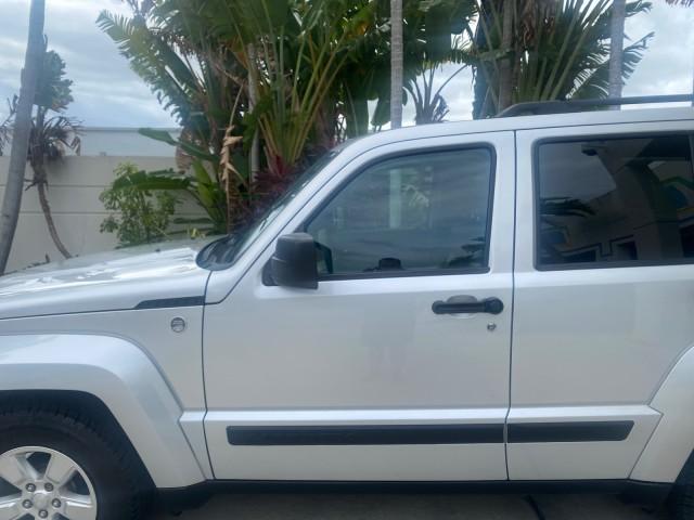 2010 Bright Silver Metallic /Dark slate gray Jeep Liberty Sport 4WD NO ACCIDENTS (1J4PN2GK2AW) with an 3.7L V6 Engine engine, Automatic transmission, located at 4701 North Dixie Hwy, Pompano Beach, FL, 33064, (954) 422-2889, 26.240938, -80.123474 - OUR WEBPAGE FLORIDACARS1.COM HAS OVER 100 PHOTOS AND FREE CARFAX LINK 2010 JEEP LIBERTY SPORT 4WD AMAZING FIND 32 SERVICE RECORDS VIN: 1J4PN2GK2AW182523 1 J 4 P N 2 G K 2 A W 1 8 2 5 2 3 4 DOOR WAGON/SPORT UTILITY 3.7L V6 F SOHC 12V GASOLINE 21 MPG REAR WHEEL DRIVE W/ 4X4 Features ABS Brakes Air Con - Photo#37