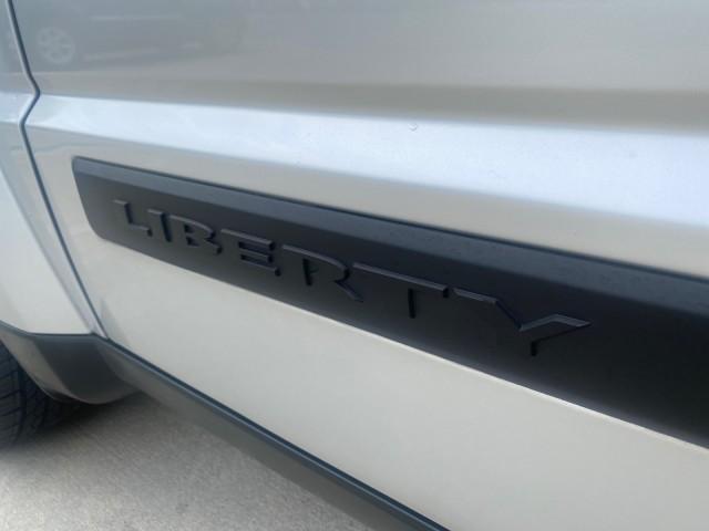 2010 Bright Silver Metallic /Dark slate gray Jeep Liberty Sport 4WD NO ACCIDENTS (1J4PN2GK2AW) with an 3.7L V6 Engine engine, Automatic transmission, located at 4701 North Dixie Hwy, Pompano Beach, FL, 33064, (954) 422-2889, 26.240938, -80.123474 - OUR WEBPAGE FLORIDACARS1.COM HAS OVER 100 PHOTOS AND FREE CARFAX LINK 2010 JEEP LIBERTY SPORT 4WD AMAZING FIND 32 SERVICE RECORDS VIN: 1J4PN2GK2AW182523 1 J 4 P N 2 G K 2 A W 1 8 2 5 2 3 4 DOOR WAGON/SPORT UTILITY 3.7L V6 F SOHC 12V GASOLINE 21 MPG REAR WHEEL DRIVE W/ 4X4 Features ABS Brakes Air Con - Photo#42