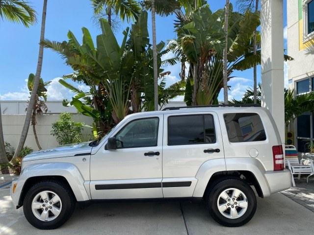 2010 Bright Silver Metallic /Dark slate gray Jeep Liberty Sport 4WD NO ACCIDENTS (1J4PN2GK2AW) with an 3.7L V6 Engine engine, Automatic transmission, located at 4701 North Dixie Hwy, Pompano Beach, FL, 33064, (954) 422-2889, 26.240938, -80.123474 - OUR WEBPAGE FLORIDACARS1.COM HAS OVER 100 PHOTOS AND FREE CARFAX LINK 2010 Jeep Liberty Sport 4 Door Wagon/Sport Utility 3.7L V6 F SOHC 12V Gasoline 21 MPG Rear Wheel Drive w/ 4X4 Features ABS Brakes Air Conditioning Alloy Wheels AM/FM Stereo Automatic Transmission Auxiliary Audio Input CD Audio Fou- Photo#31