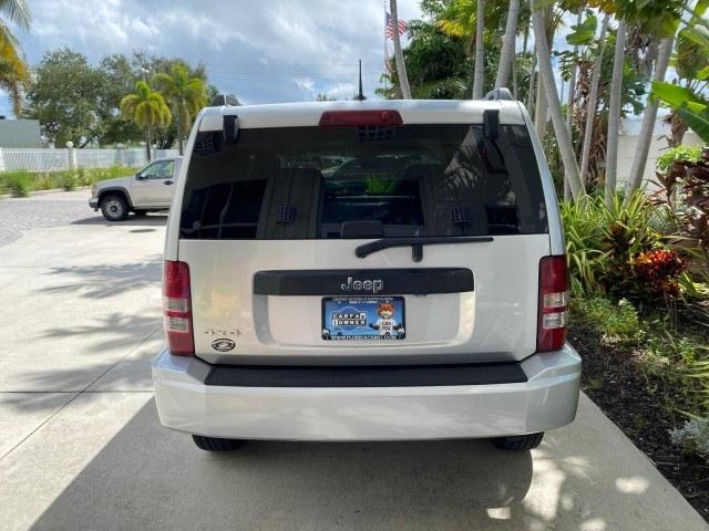 2010 Bright Silver Metallic /Dark slate gray Jeep Liberty Sport 4WD NO ACCIDENTS (1J4PN2GK2AW) with an 3.7L V6 Engine engine, Automatic transmission, located at 4701 North Dixie Hwy, Pompano Beach, FL, 33064, (954) 422-2889, 26.240938, -80.123474 - OUR WEBPAGE FLORIDACARS1.COM HAS OVER 100 PHOTOS AND FREE CARFAX LINK 2010 Jeep Liberty Sport 4 Door Wagon/Sport Utility 3.7L V6 F SOHC 12V Gasoline 21 MPG Rear Wheel Drive w/ 4X4 Features ABS Brakes Air Conditioning Alloy Wheels AM/FM Stereo Automatic Transmission Auxiliary Audio Input CD Audio Fou- Photo#34
