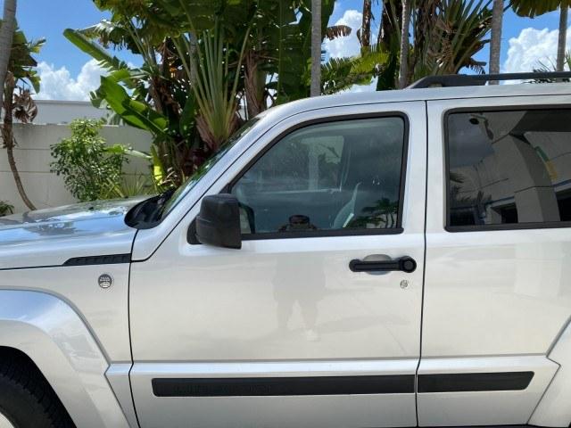 2010 Bright Silver Metallic /Dark slate gray Jeep Liberty Sport 4WD NO ACCIDENTS (1J4PN2GK2AW) with an 3.7L V6 Engine engine, Automatic transmission, located at 4701 North Dixie Hwy, Pompano Beach, FL, 33064, (954) 422-2889, 26.240938, -80.123474 - OUR WEBPAGE FLORIDACARS1.COM HAS OVER 100 PHOTOS AND FREE CARFAX LINK 2010 Jeep Liberty Sport 4 Door Wagon/Sport Utility 3.7L V6 F SOHC 12V Gasoline 21 MPG Rear Wheel Drive w/ 4X4 Features ABS Brakes Air Conditioning Alloy Wheels AM/FM Stereo Automatic Transmission Auxiliary Audio Input CD Audio Fou- Photo#37