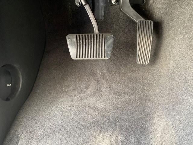 2010 Bright Silver Metallic /Dark slate gray Jeep Liberty Sport 4WD NO ACCIDENTS (1J4PN2GK2AW) with an 3.7L V6 Engine engine, Automatic transmission, located at 4701 North Dixie Hwy, Pompano Beach, FL, 33064, (954) 422-2889, 26.240938, -80.123474 - OUR WEBPAGE FLORIDACARS1.COM HAS OVER 100 PHOTOS AND FREE CARFAX LINK 2010 Jeep Liberty Sport 4 Door Wagon/Sport Utility 3.7L V6 F SOHC 12V Gasoline 21 MPG Rear Wheel Drive w/ 4X4 Features ABS Brakes Air Conditioning Alloy Wheels AM/FM Stereo Automatic Transmission Auxiliary Audio Input CD Audio Fou- Photo#57